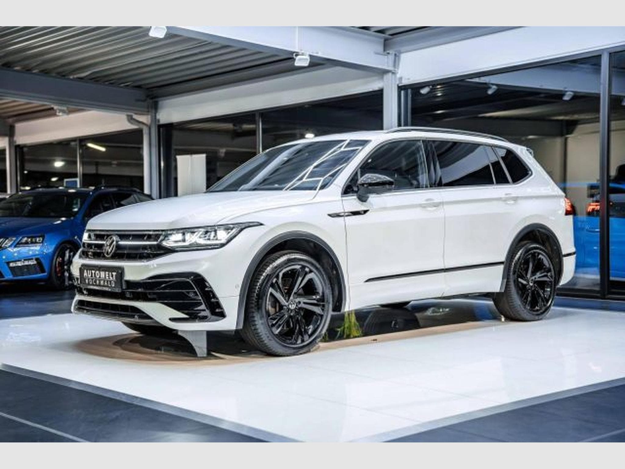 VW Tiguan Tiguan Allspace R-Line 4M 7-Sitze STHZG AHK H&amp;K (2023) - Photo 4