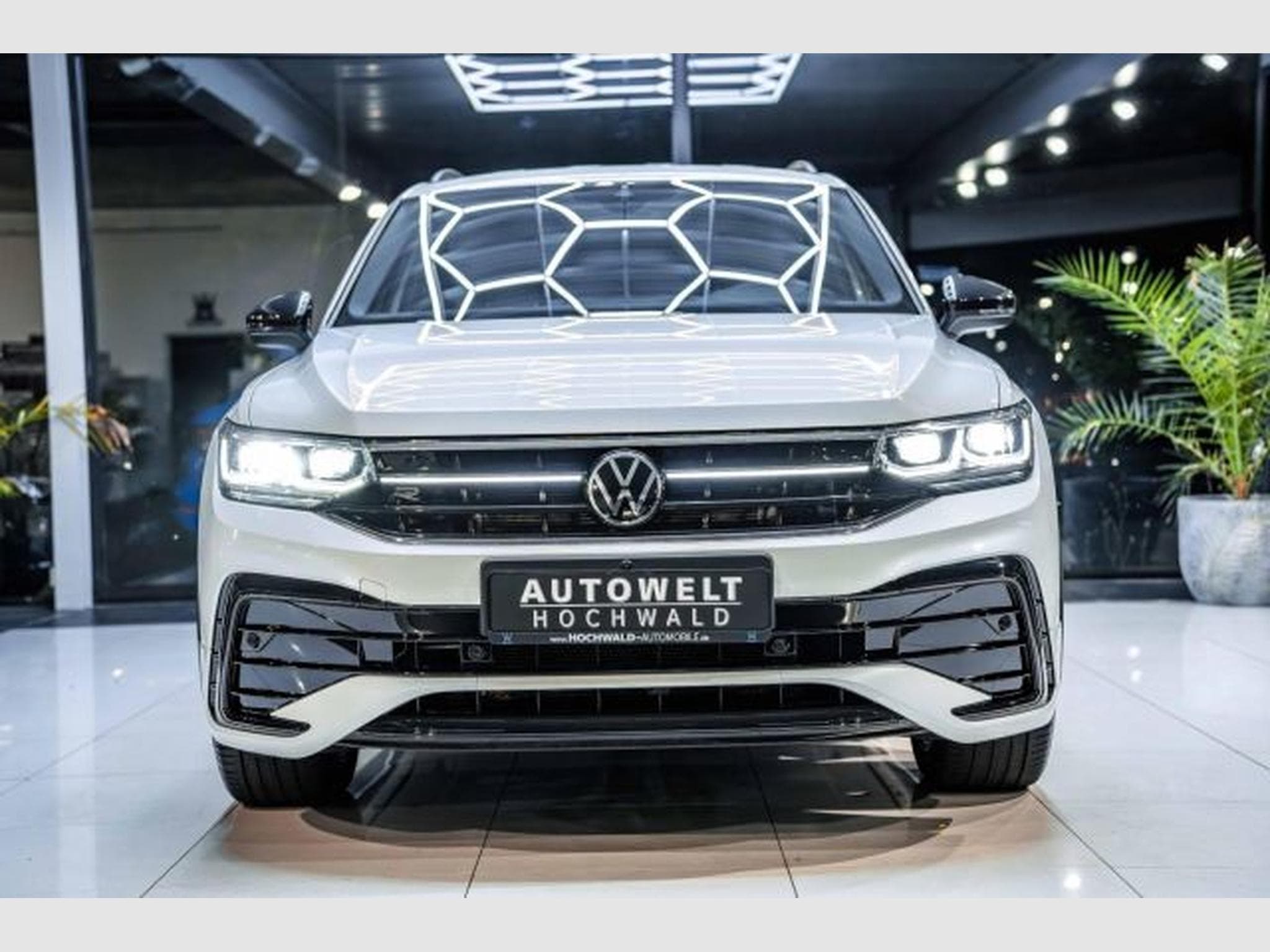 VW Tiguan Tiguan Allspace R-Line 4M 7-Sitze STHZG AHK H&amp;K (2023) - Photo 5