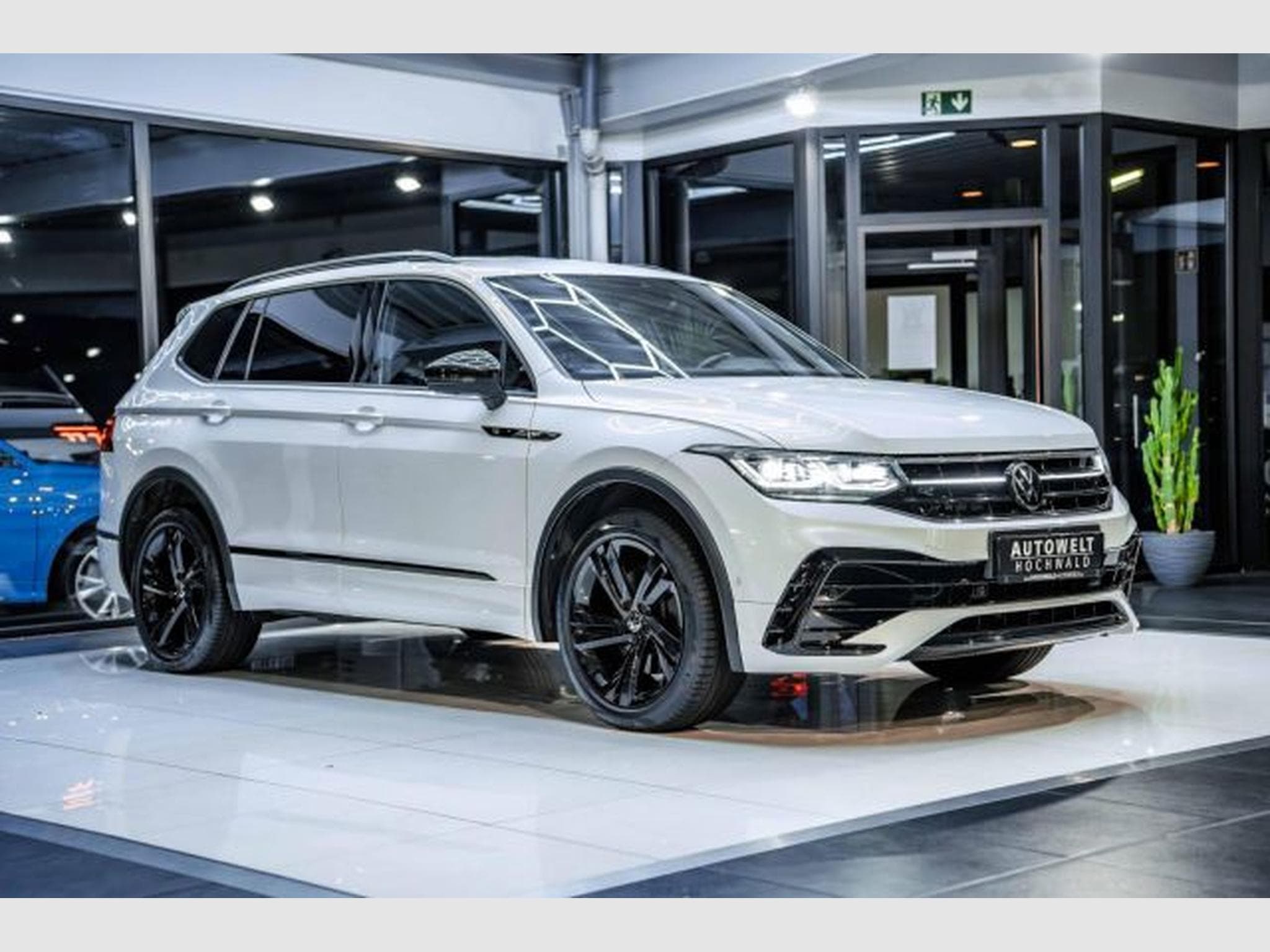 VW Tiguan Tiguan Allspace R-Line 4M 7-Sitze STHZG AHK H&amp;K (2023) - Photo 6