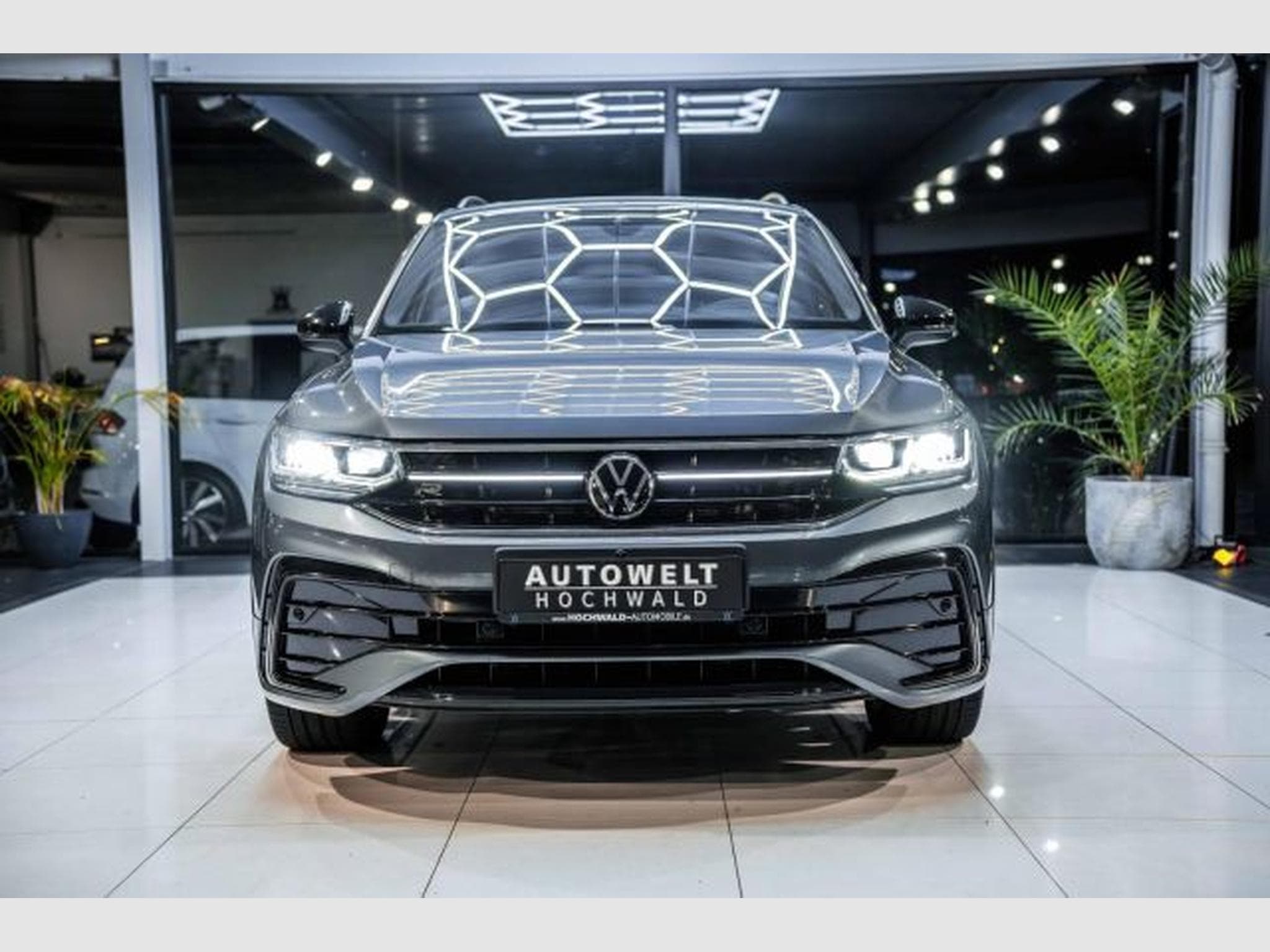 VW Tiguan Tiguan Allspace R-Line 4Mo. PANO 7-Sitz AHK H&amp;K (2022) - Photo 5