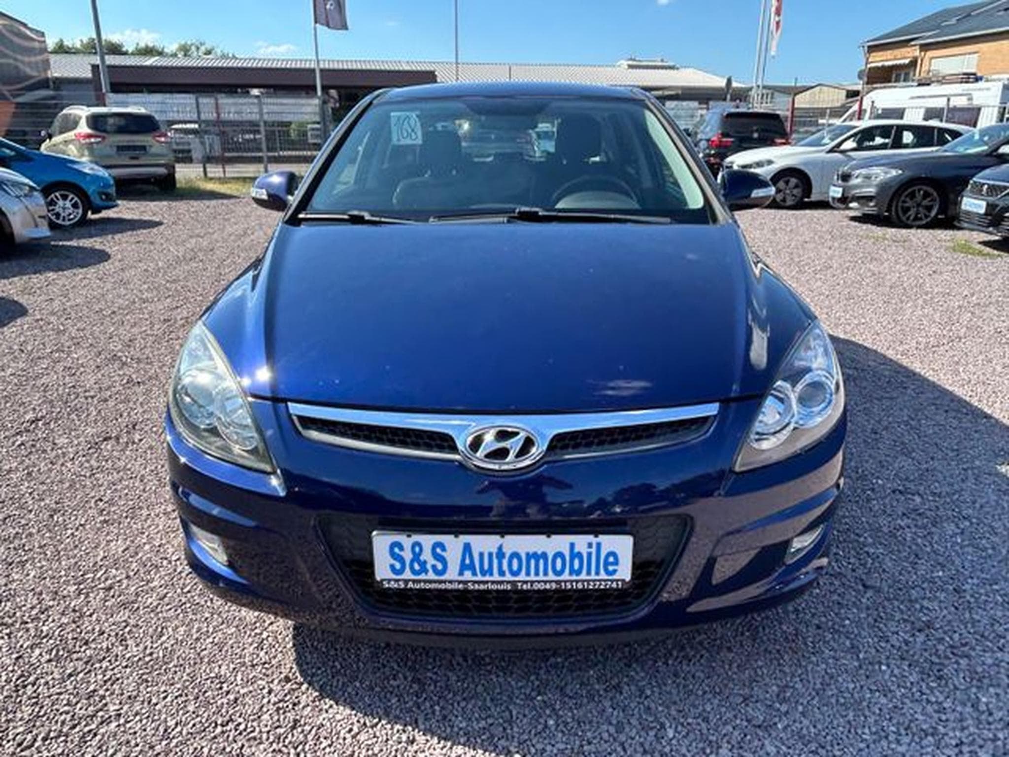 Hyundai i30 i30 1.4 Comfort *Teilleder*Klimaaut.*PDC* (2009) - Photo 2