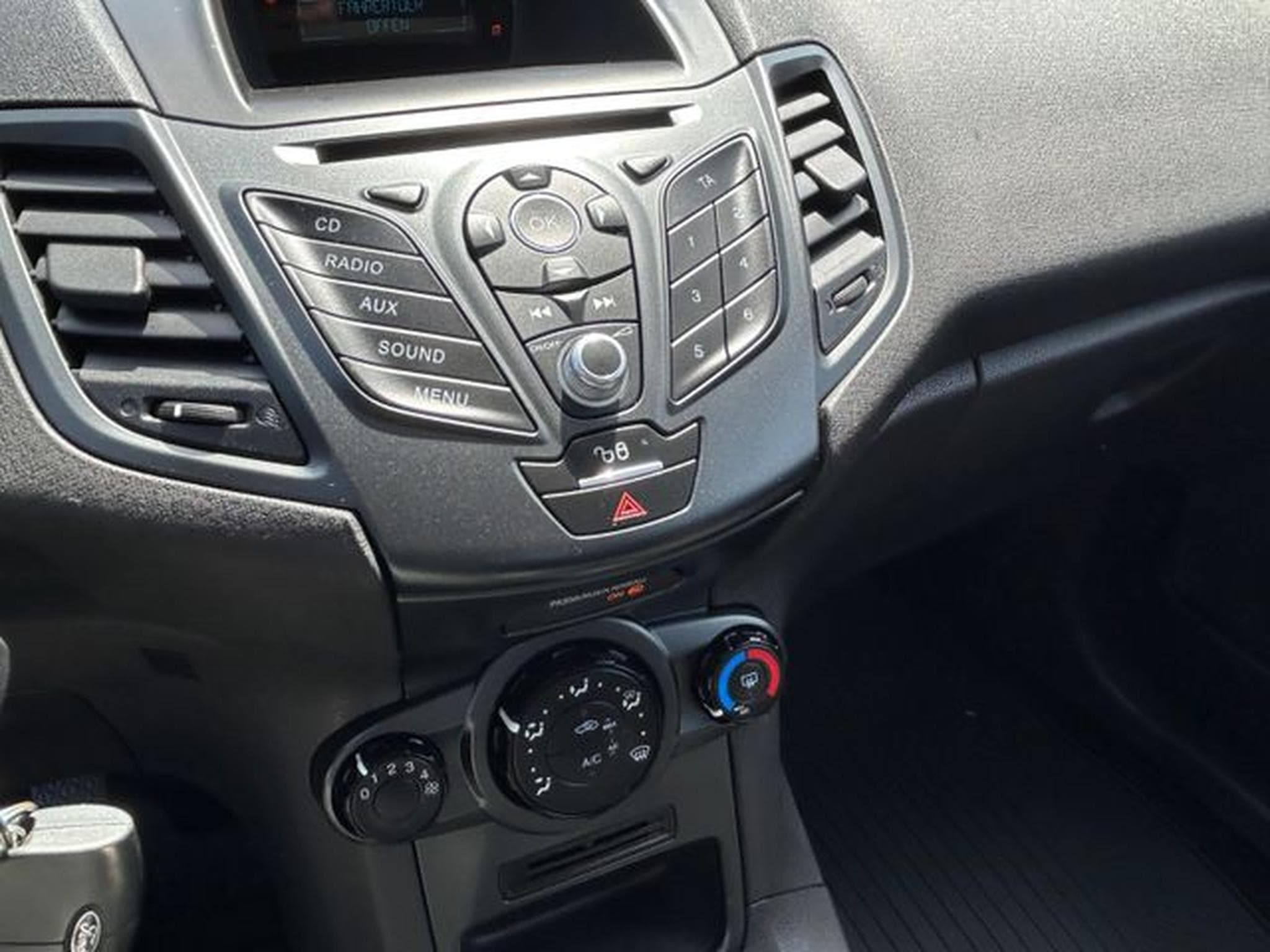 Ford Fiesta Fiesta Trend *Klima*Euro6* (2015) - Photo 12