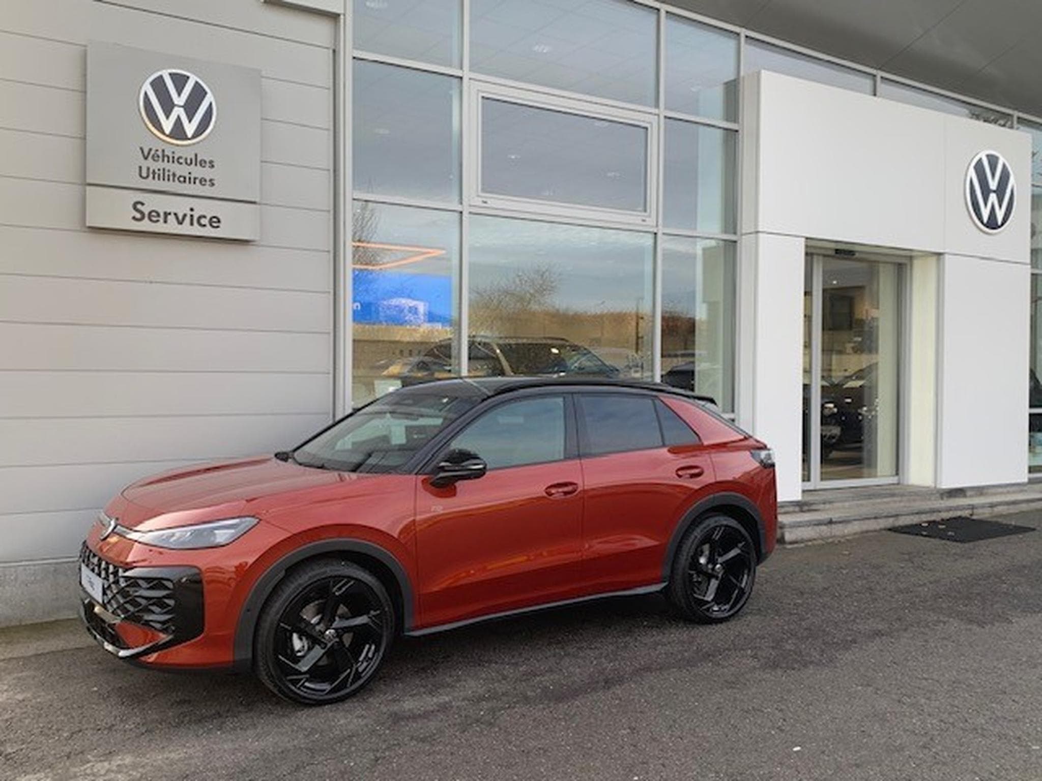 VW T-Roc R-LINE BLACK STYLE 1.5eTSI 150CV DSG7 (2026) - Photo 1