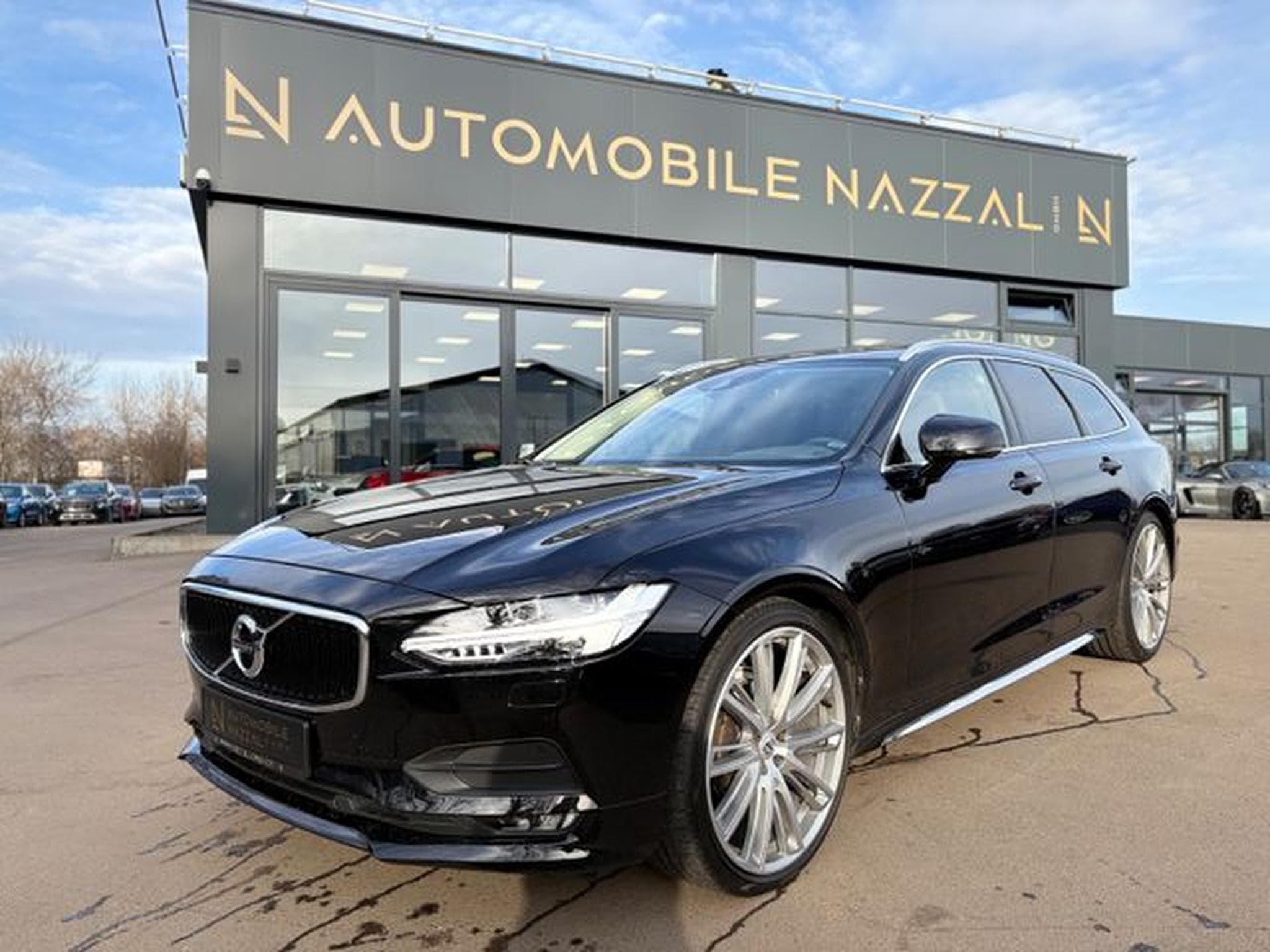 Volvo V90 VOLVO V90 MOMENTUM*LED*VOLLLEDER*21.ZOLL* (2018) - Photo 1