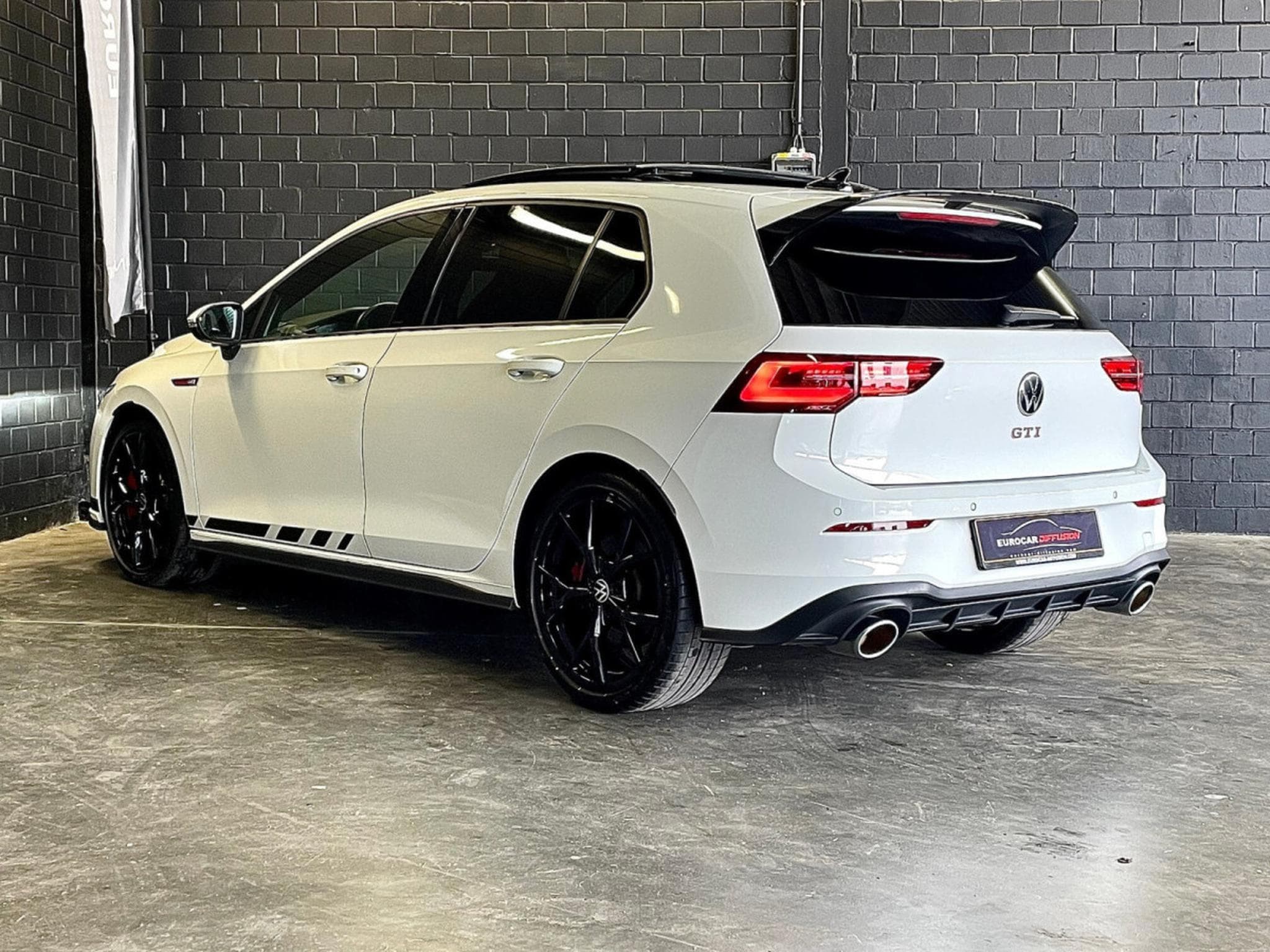 VW Golf GTI Clubsport 2.0 TSI 300 CV DSG7 * MATRIX *PANO* *HARMAN* C (2024) - Photo 3
