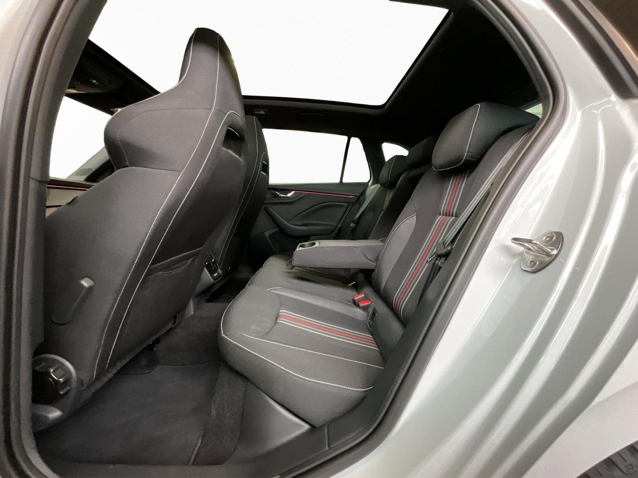 Skoda Scala Monte-Carlo+BVM+LED+Navi (2025) - Photo 18