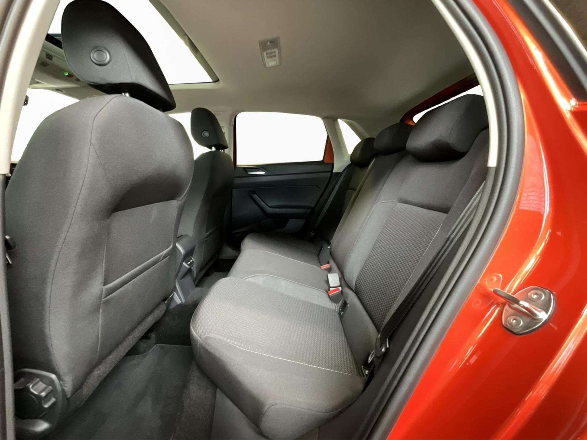 VW Polo Comfortline+DSG+Pano+P.Drive+LED+Navi (2021) - Photo 16