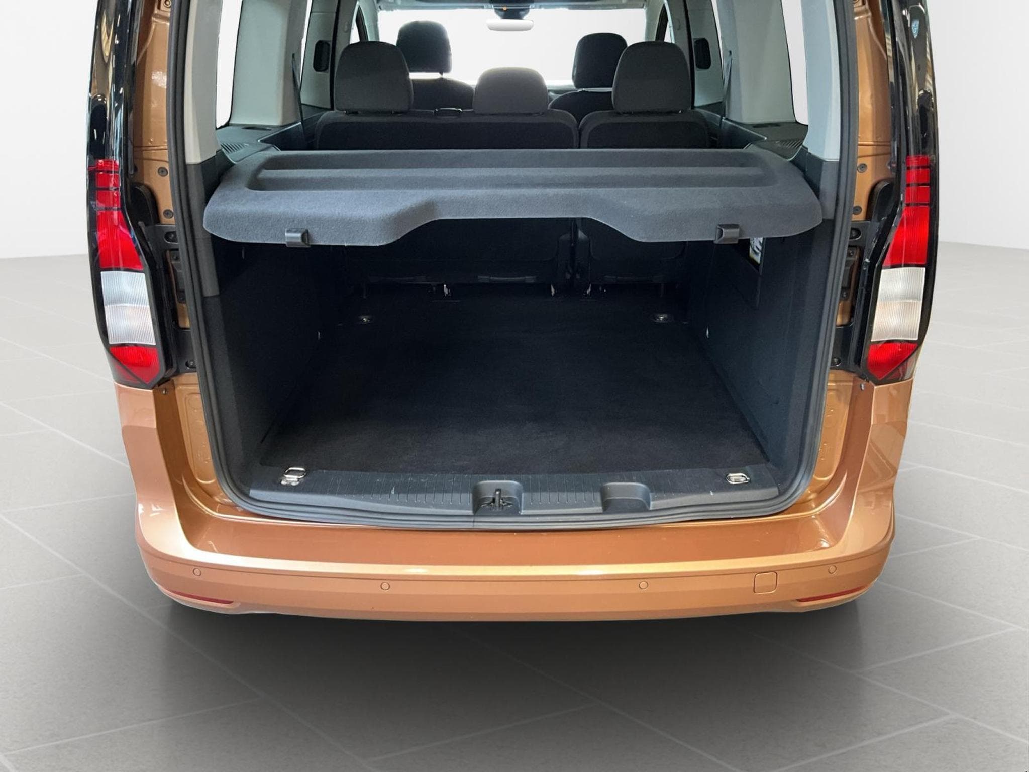 VW Caddy Maxi+DSG+Navi+LM16+DAB+ (2024) - Photo 16
