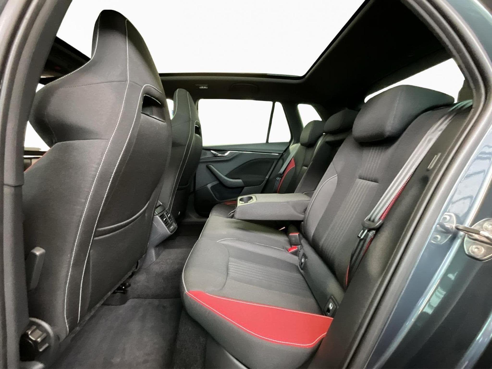 Skoda Kamiq Monte-Carlo+DSG+Kessy+AHK+Navi+LED (2021) - Photo 16