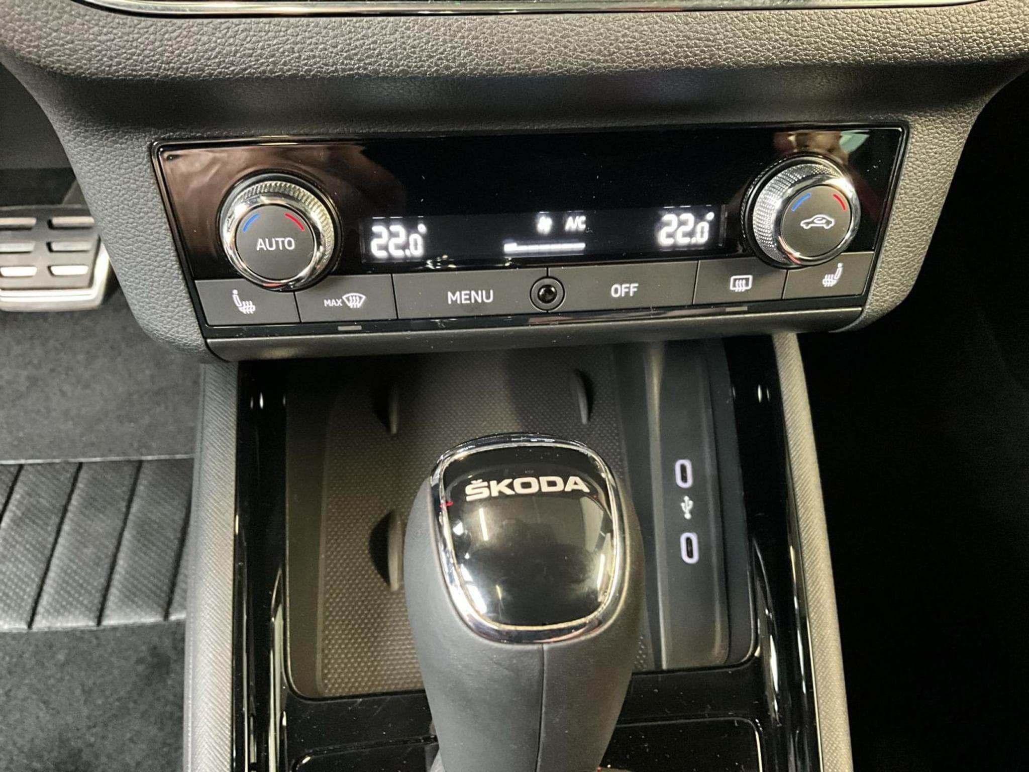 Skoda Kamiq Monte-Carlo+DSG+Kessy+AHK+Navi+LED (2021) - Photo 21