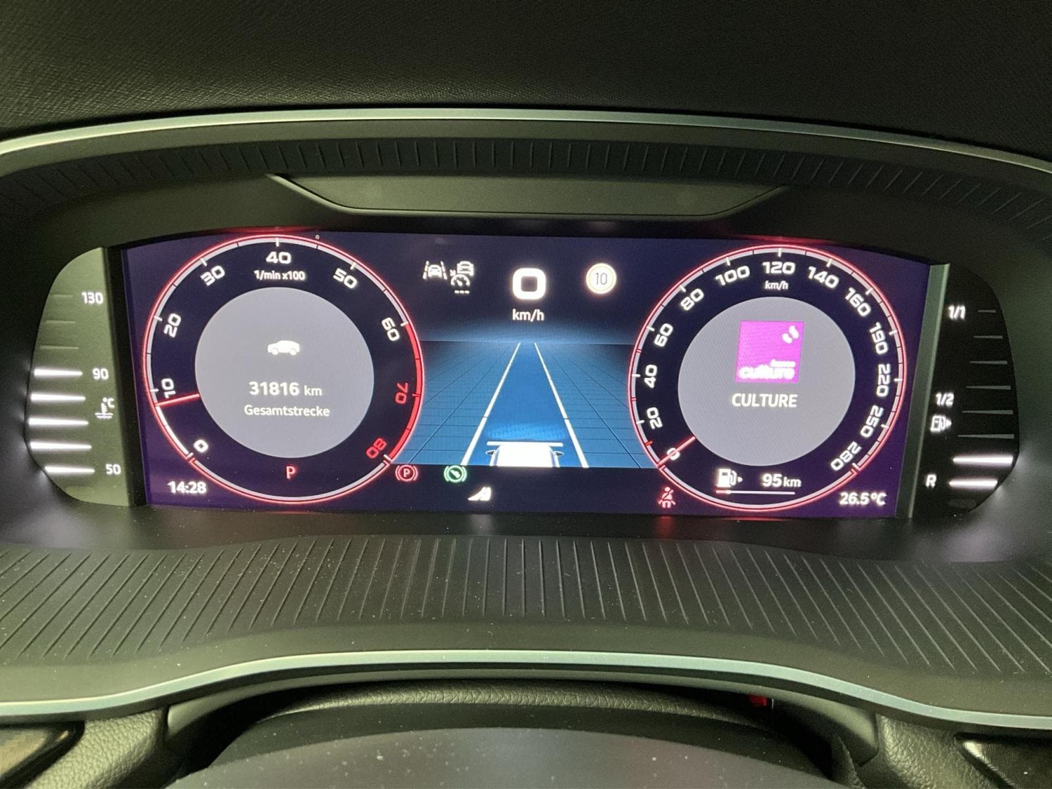 Skoda Octavia RS+DSG+LED+NAVI+DAB+LM19+Pano+360° (2025) - Photo 11