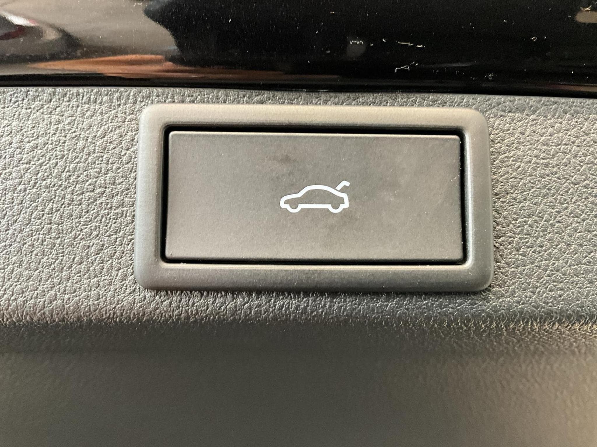 Skoda Octavia RS+DSG+LED+NAVI+DAB+LM19+Pano+360° (2025) - Photo 19