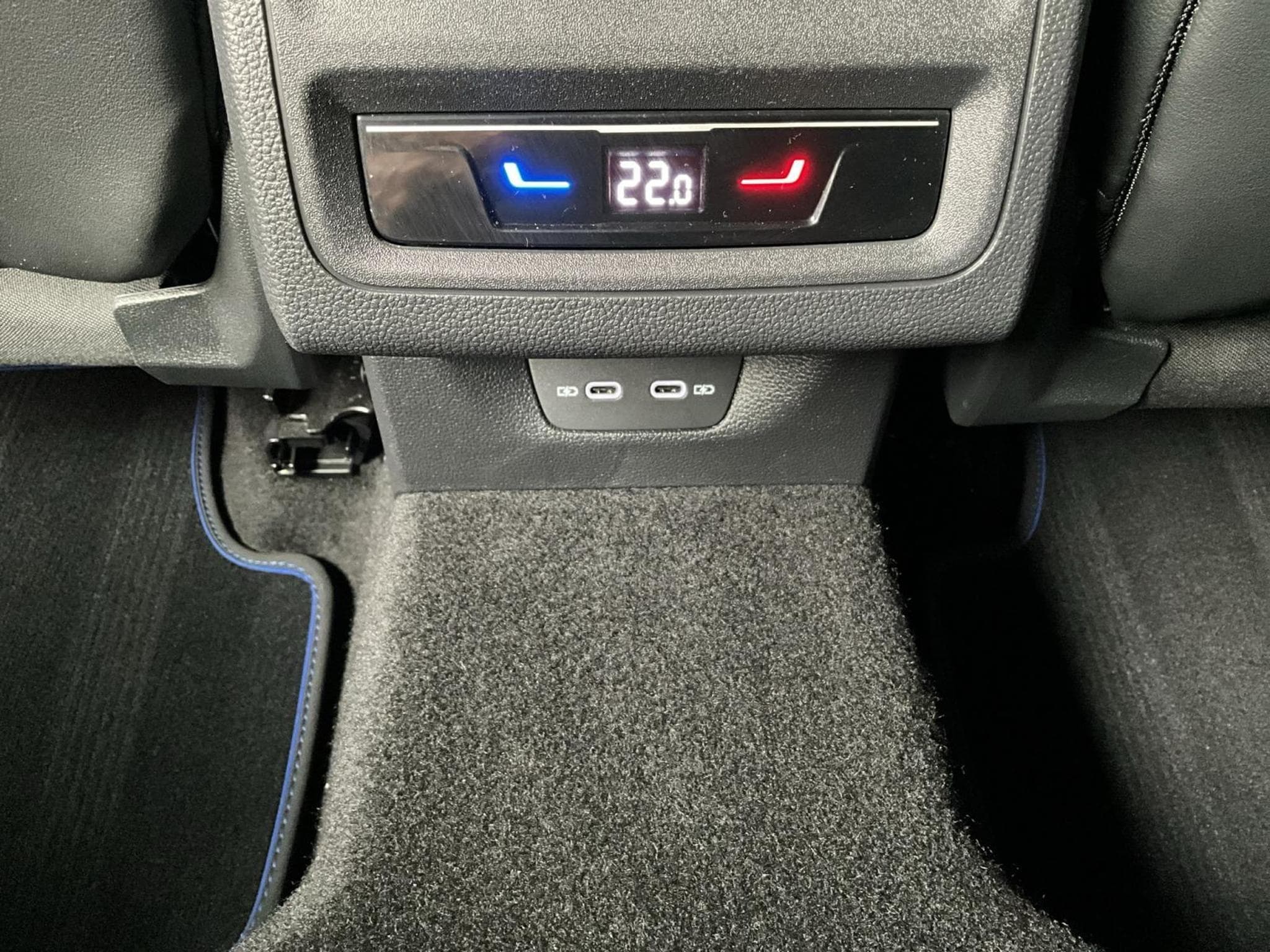 VW Golf R-Performance+DSG+4M+Black-Style+Akra (2023) - Photo 20