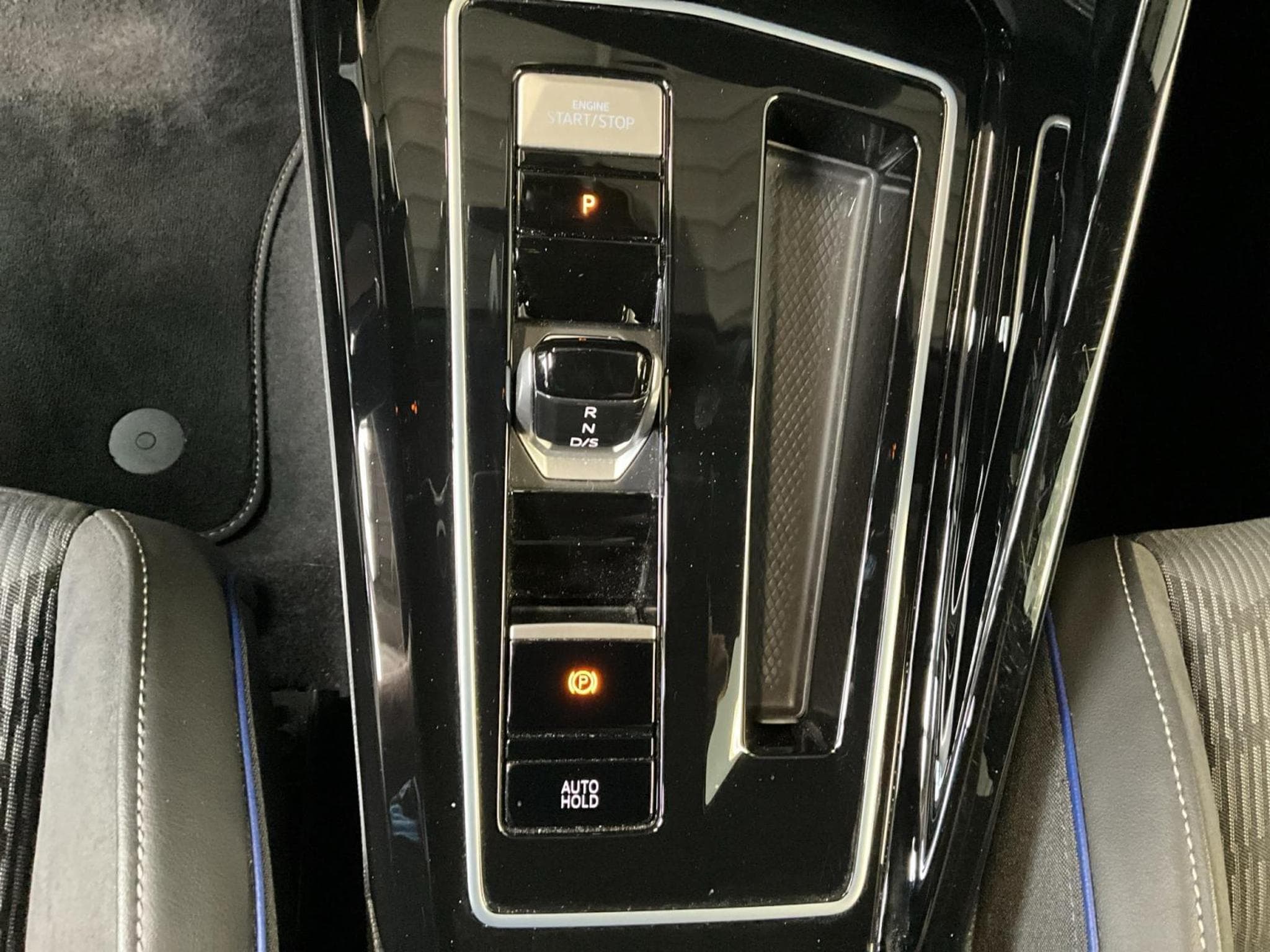 VW Golf R-line+DSG+TDI+P.Assi.+LM18+P.Tech.+Pano (2025) - Photo 12