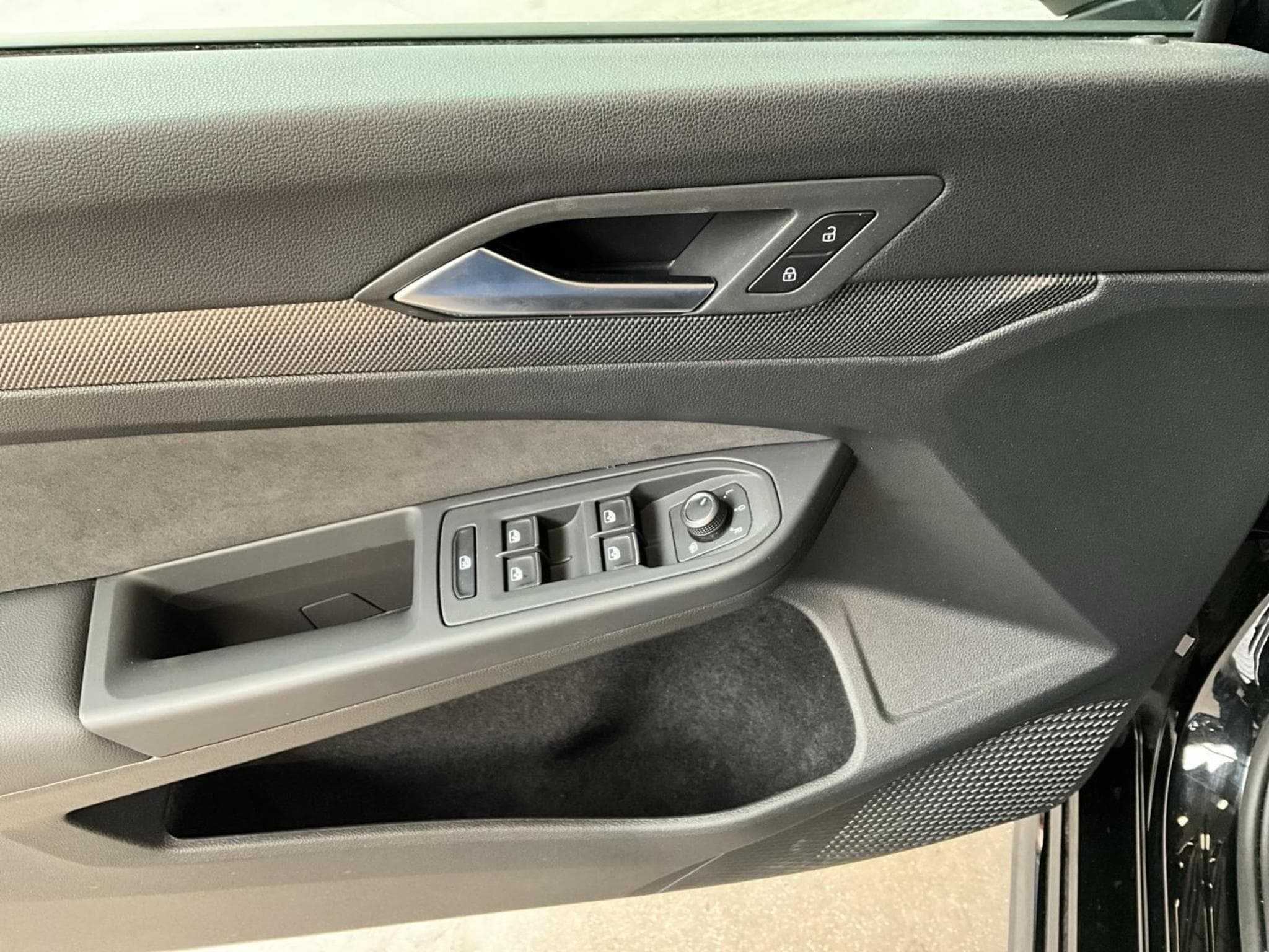 VW Golf R-line+DSG+TDI+P.Assi.+LM18+P.Tech.+Pano (2025) - Photo 14