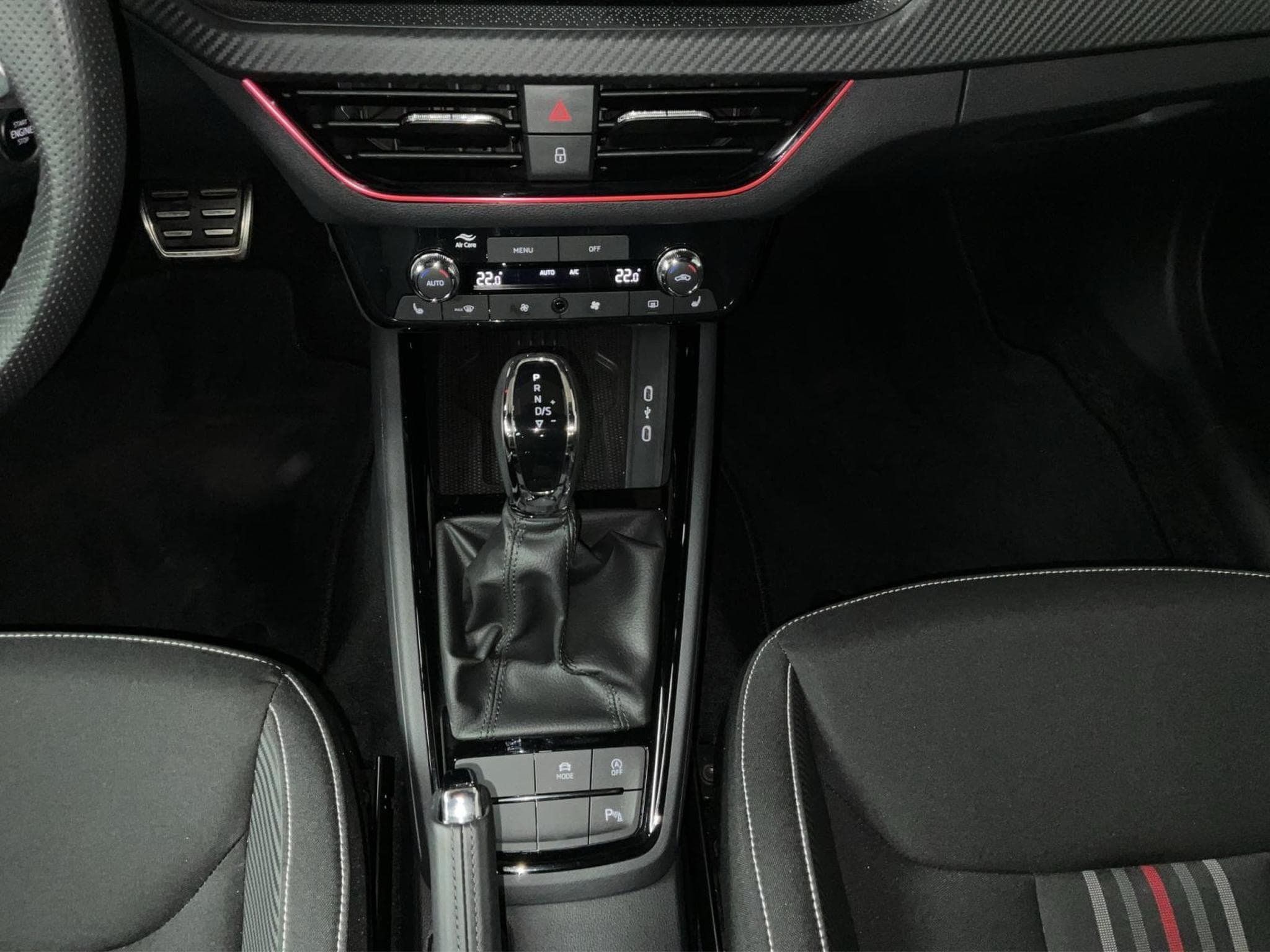 Skoda Kamiq Monte-Carlo+DSG+Led+Pano+Navi+DAB+ (2025) - Photo 12
