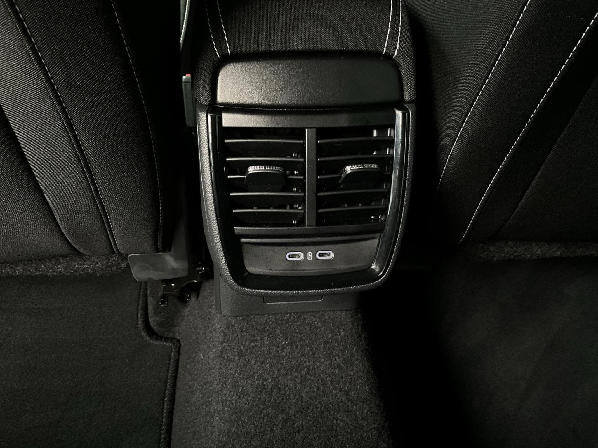 Skoda Kamiq Monte-Carlo+DSG+Led+Pano+Navi+DAB+ (2025) - Photo 20