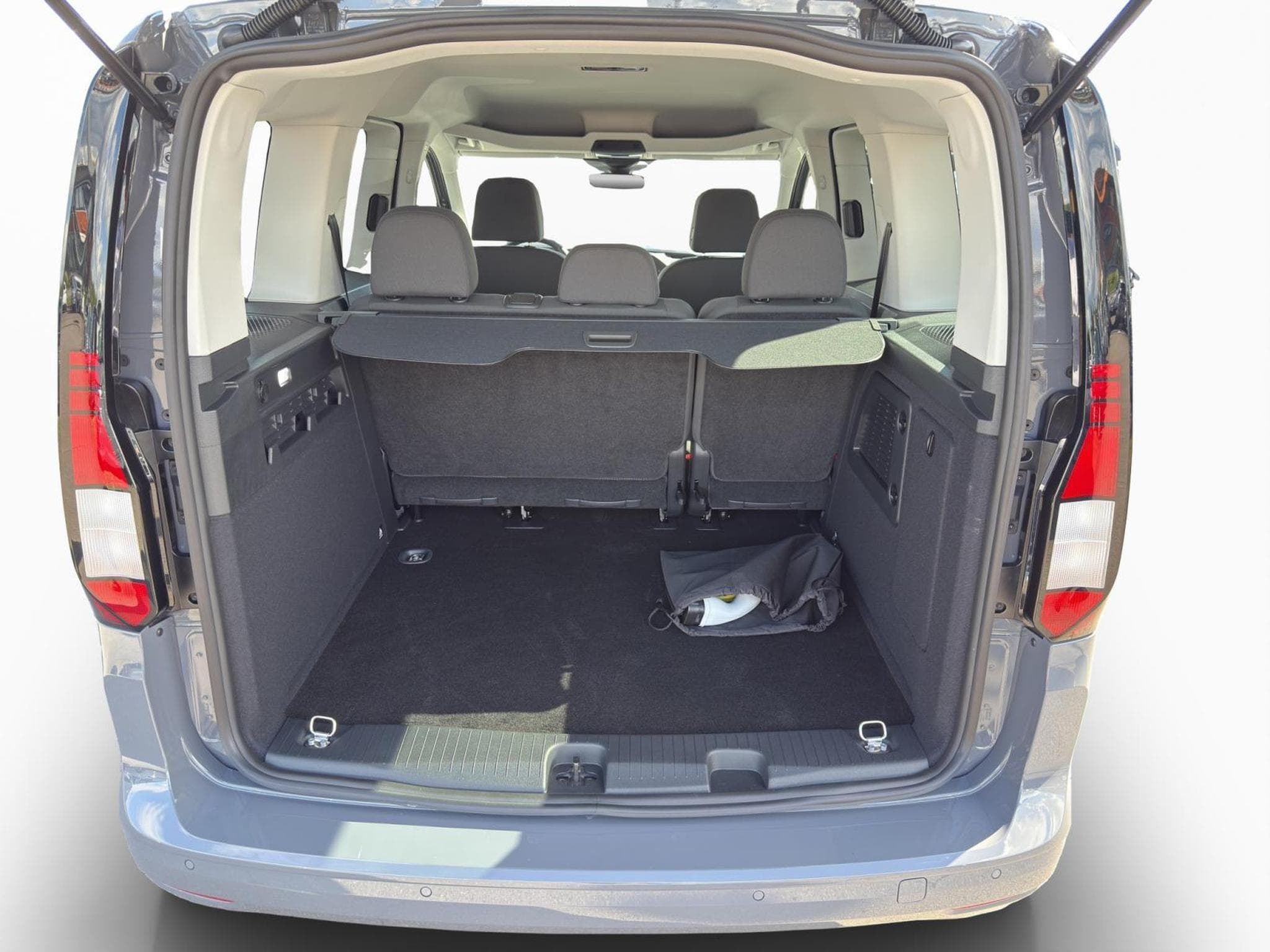VW Caddy Basic eHYBRID (2026) - Photo 12