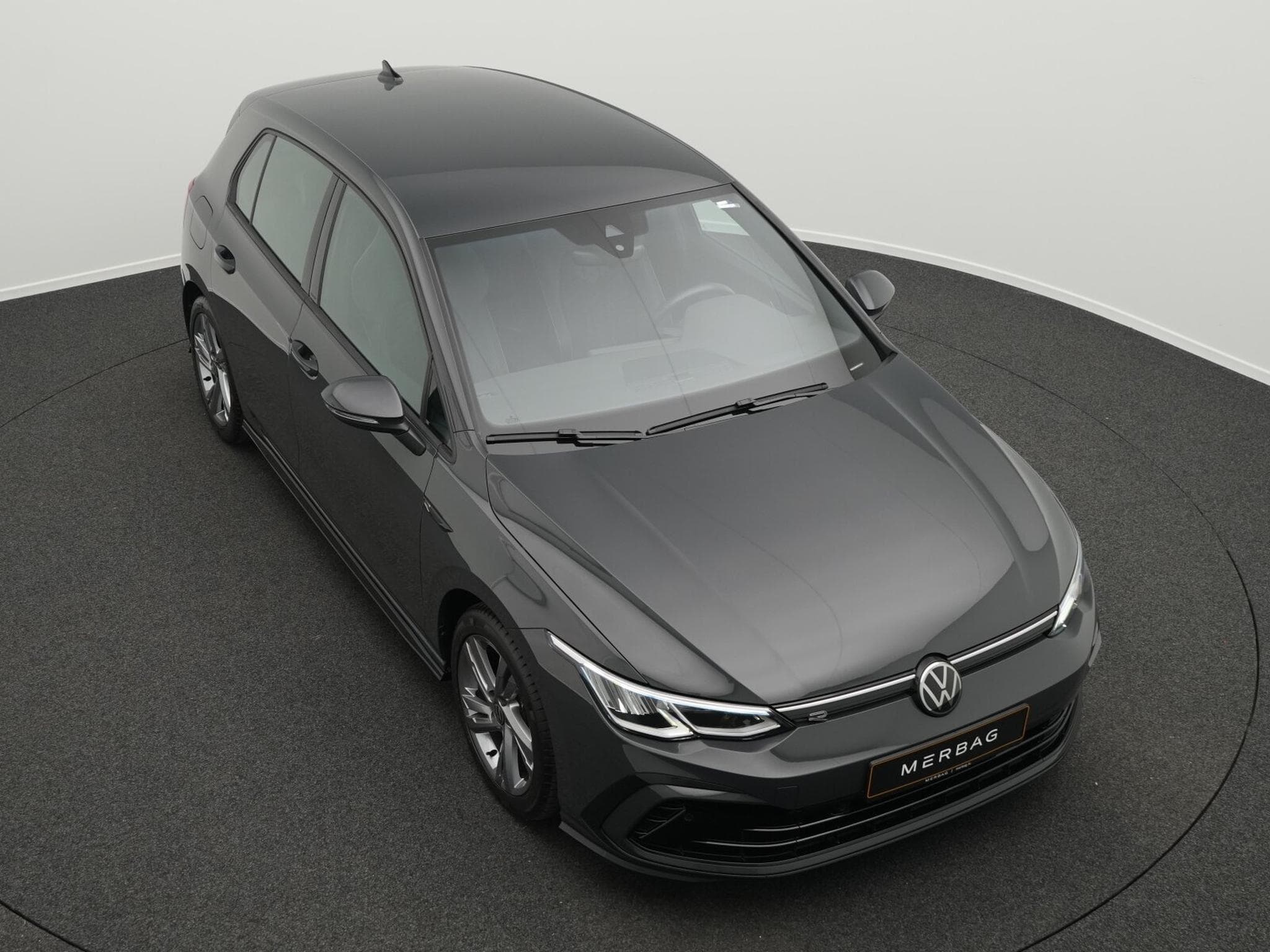 VW Golf VIII 1.5 eTSI R-Line (2024) - Photo 10