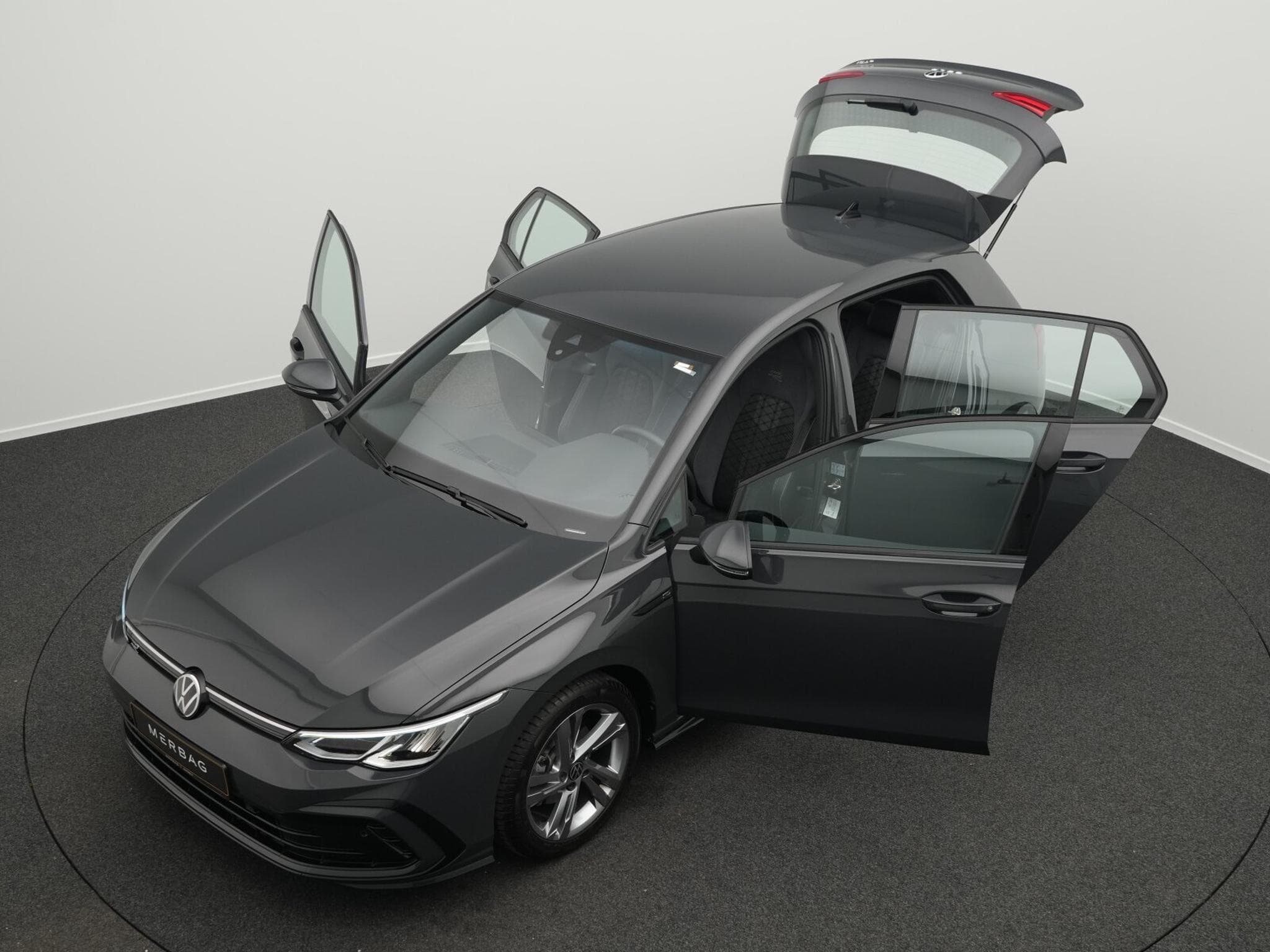 VW Golf VIII 1.5 eTSI R-Line (2024) - Photo 12