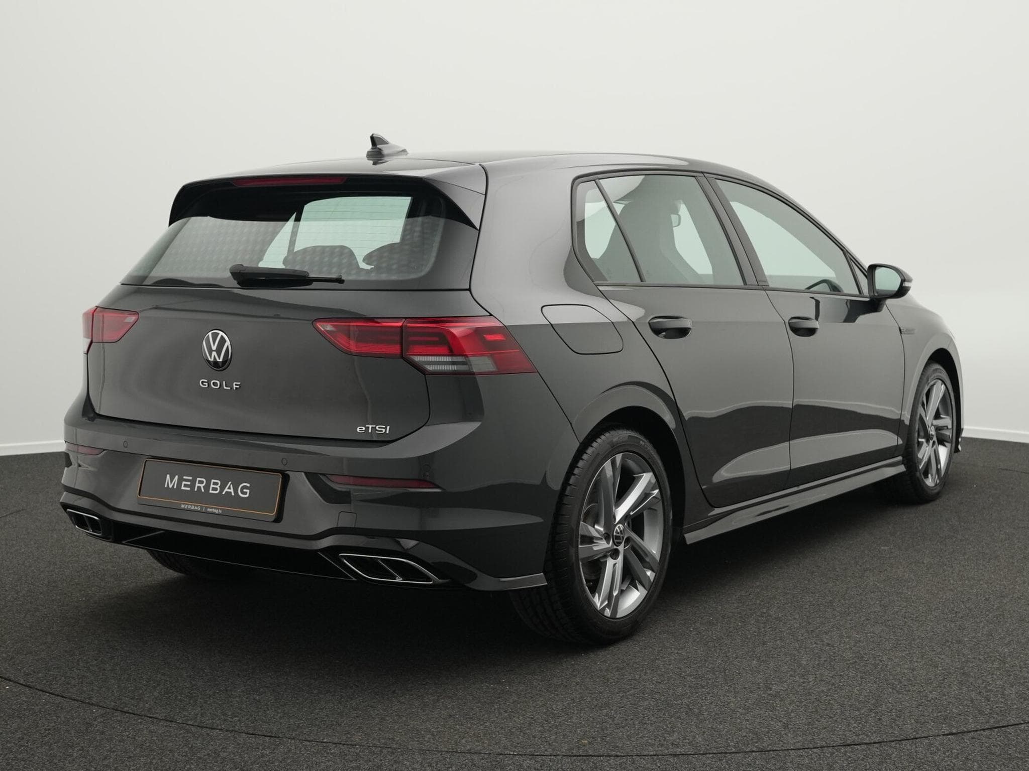 VW Golf VIII 1.5 eTSI R-Line (2024) - Photo 3