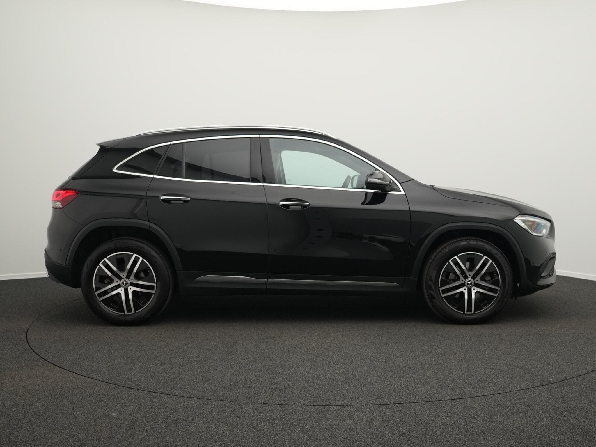 Mercedes GLA 200 d Progressive Multi+Pano+Totw+Kamera (2020) - Photo 5