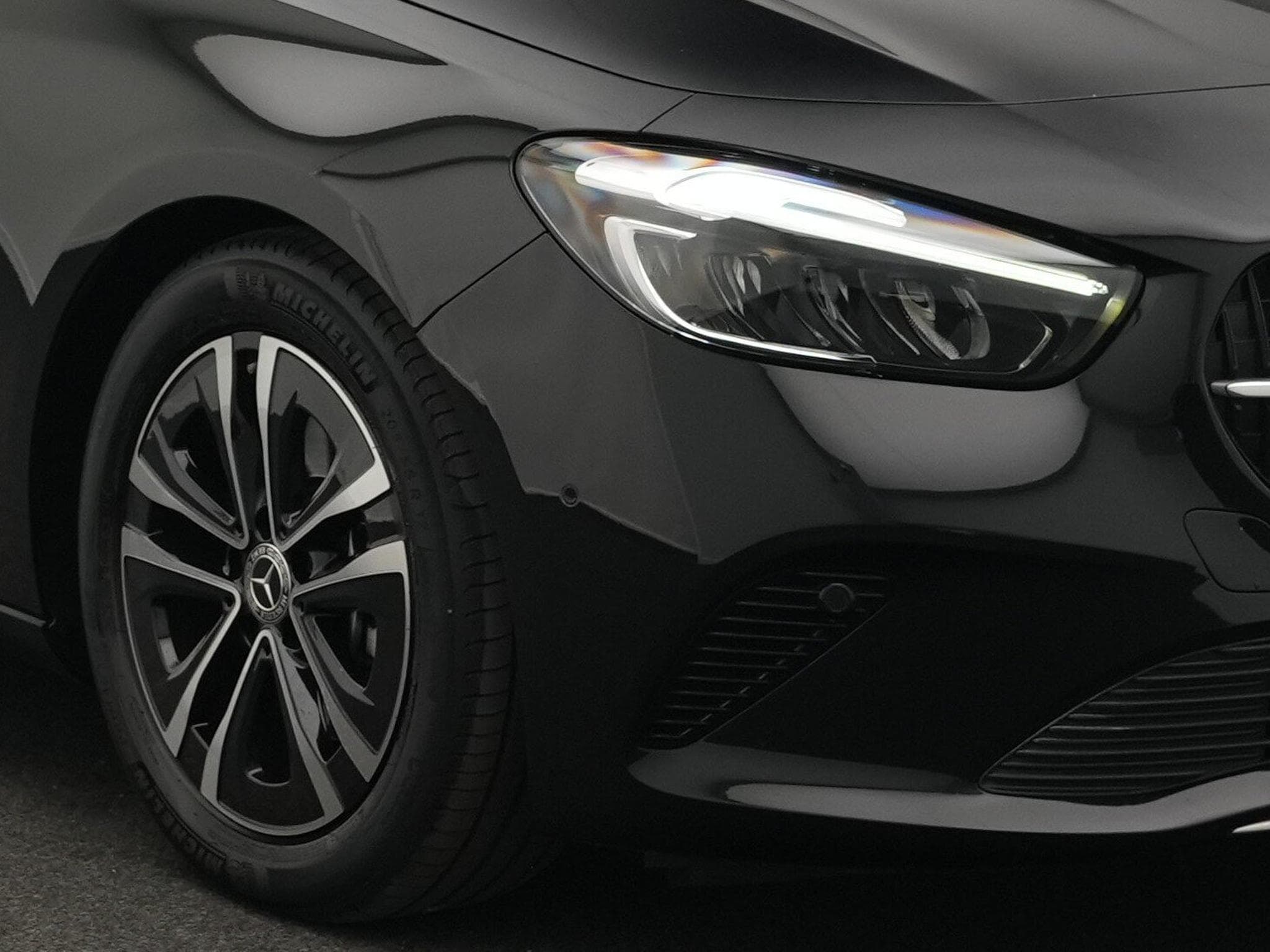 Mercedes B 180 Progressive LED+Kamera+EasyPack+Apple+MBUX (2024) - Photo 7