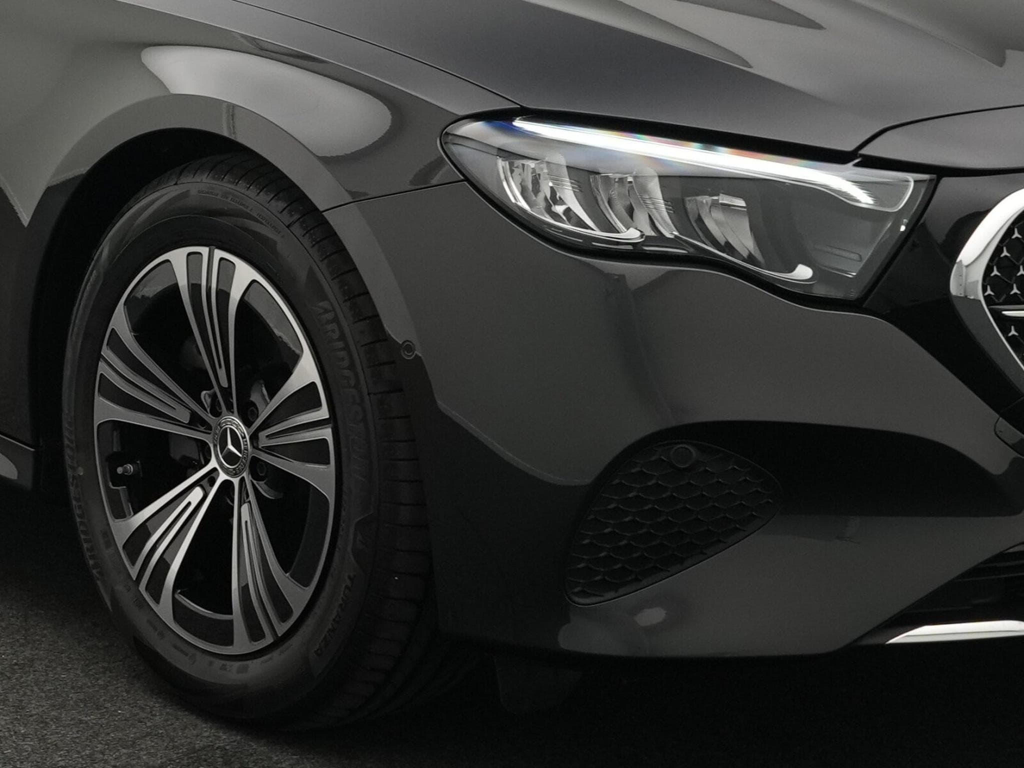 Mercedes E 220 d T Avantgarde LED+Kamera+AHK+Apple (2025) - Photo 7