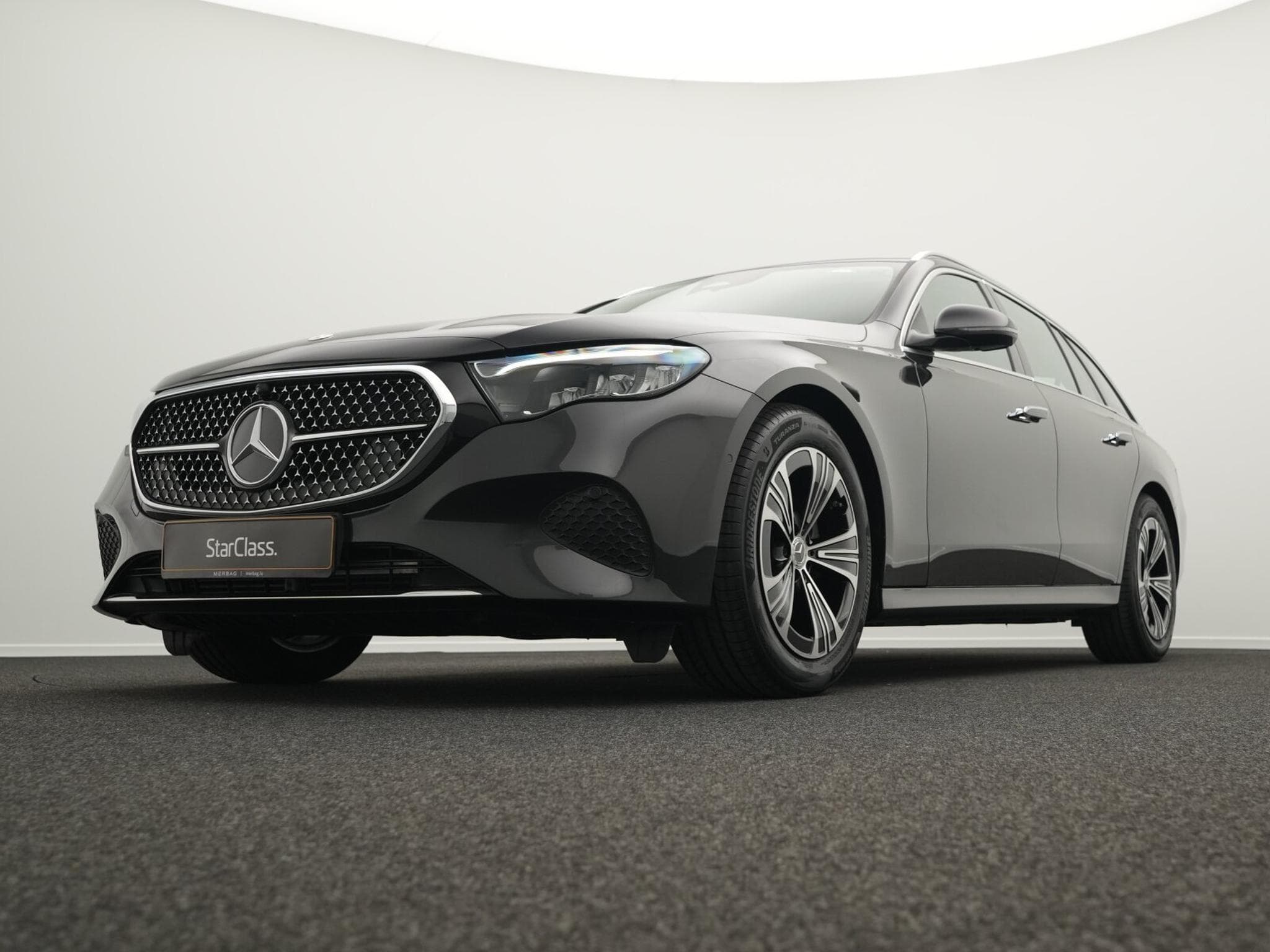 Mercedes E 220 d T Avantgarde LED+Kamera+AHK+Apple (2025) - Photo 8