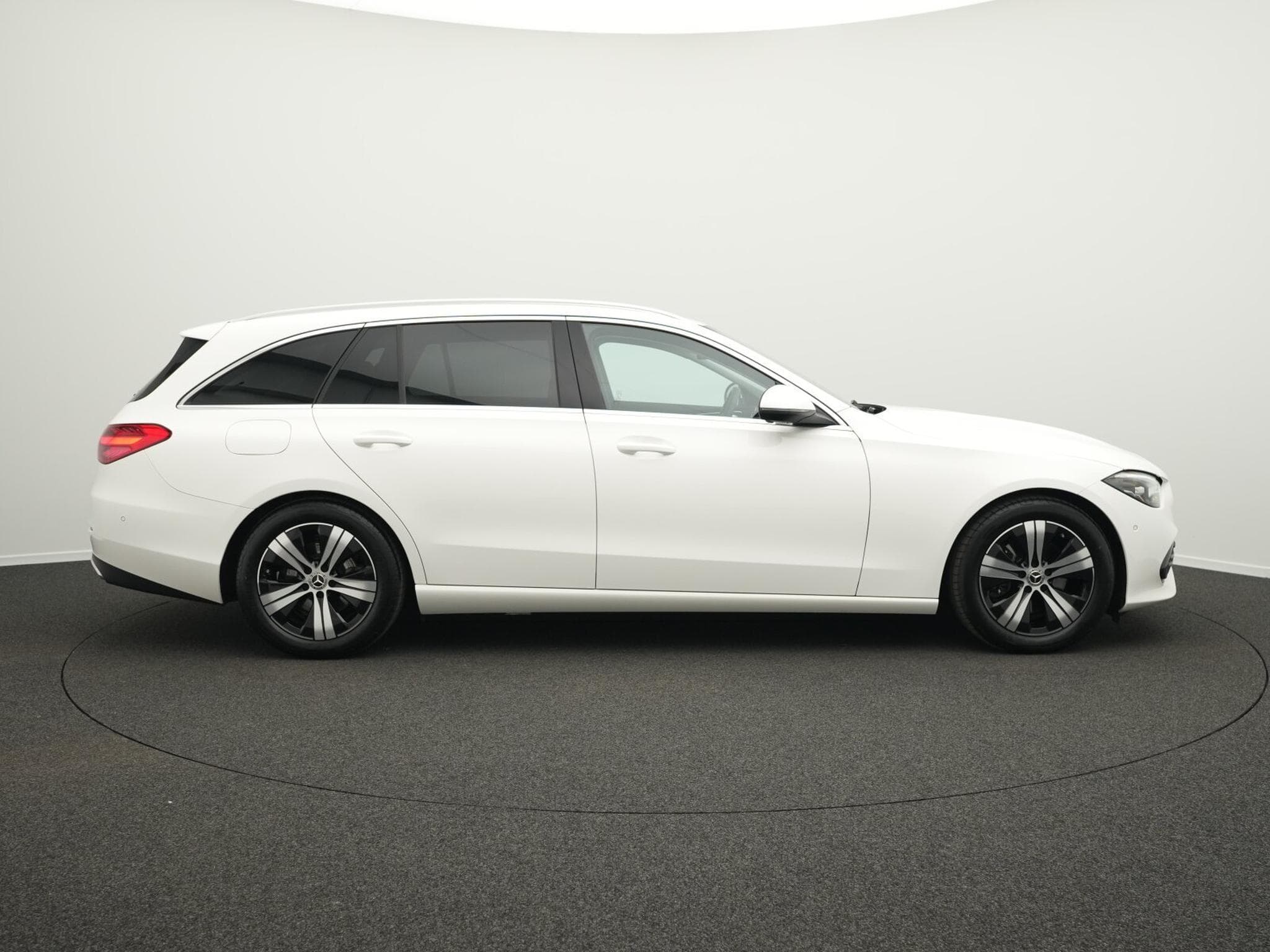Mercedes C 200 d T Avantgarde LED+Kamera+AHK+EasyPack (2025) - Photo 5