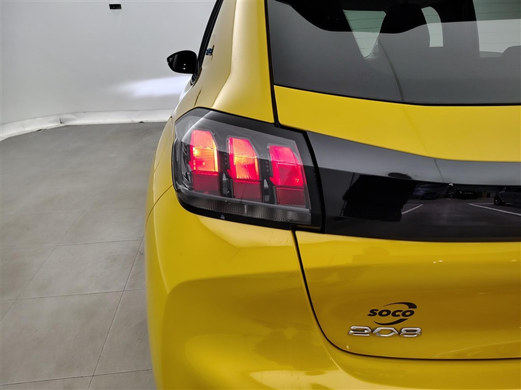 Peugeot 208 1.2i PureTech 100Cv EAT8 Style NAVI / FULL LED / PDC (2023) - Photo 16