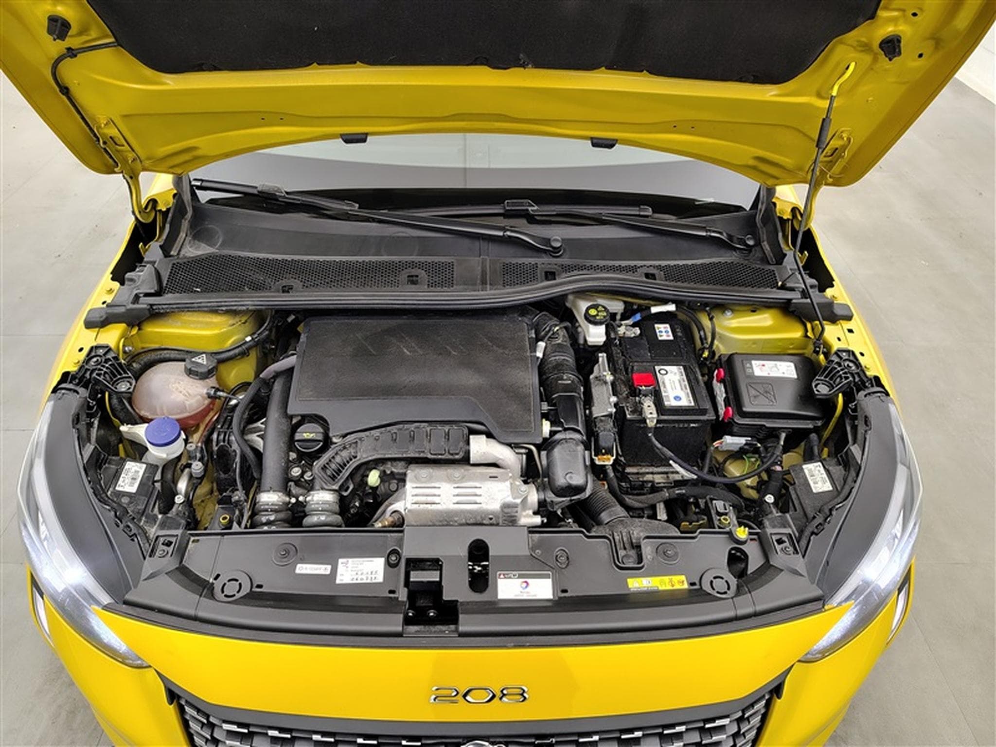 Peugeot 208 1.2i PureTech 100Cv EAT8 Style NAVI / FULL LED / PDC (2023) - Photo 19