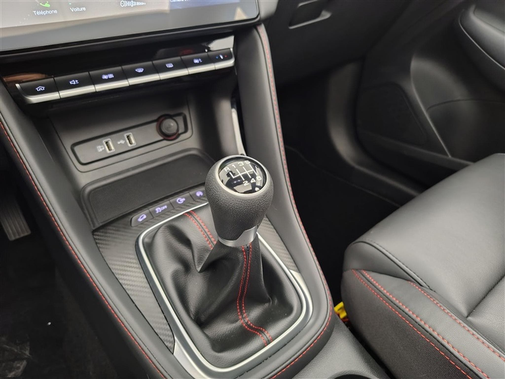 MG ZS 1.0 T-GDi Luxury (2023) - Photo 12