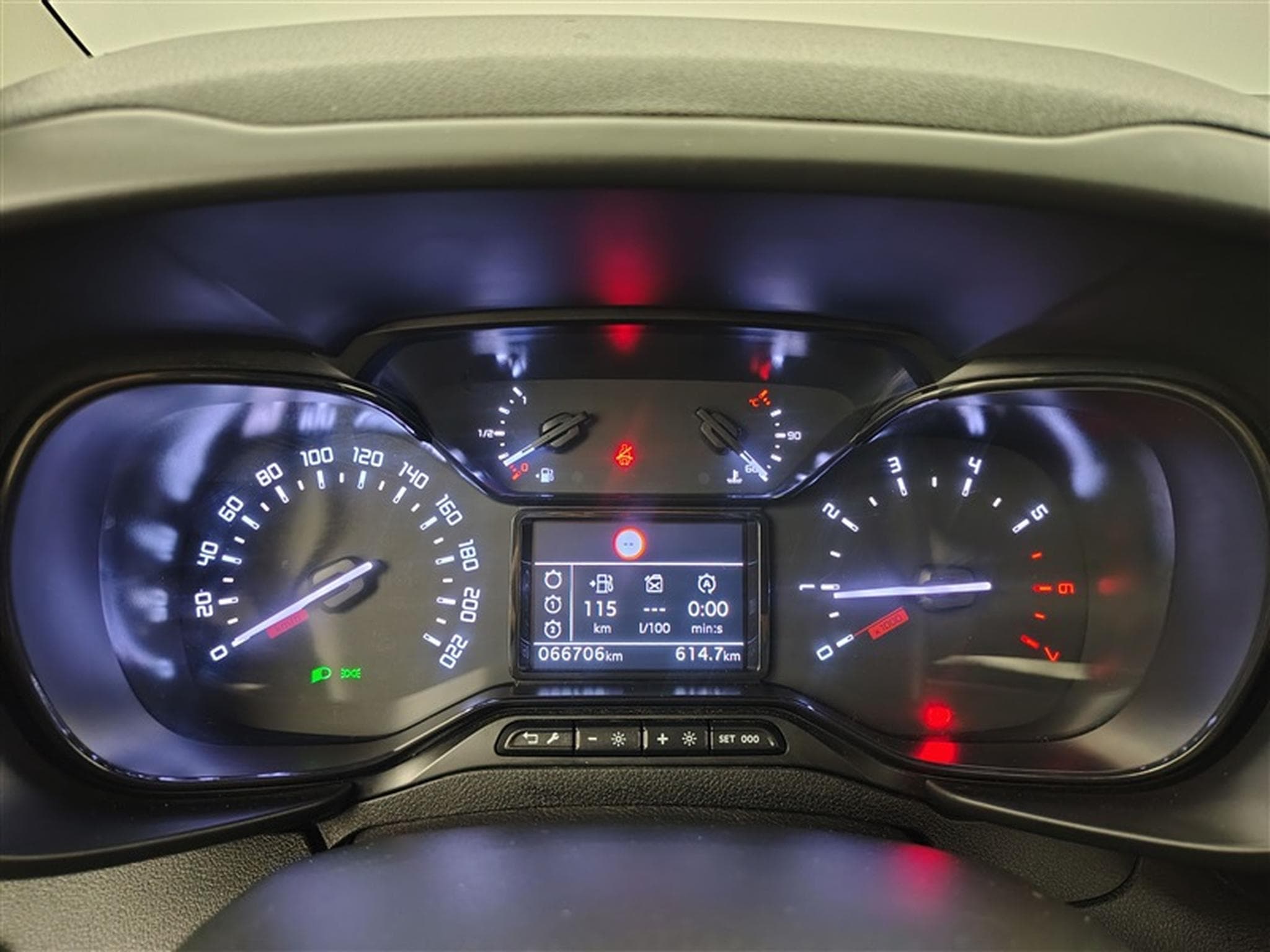 Toyota Proace 1.2 PureTech 110Cv Active CLIM / BLUETOOTH (2021) - Photo 10