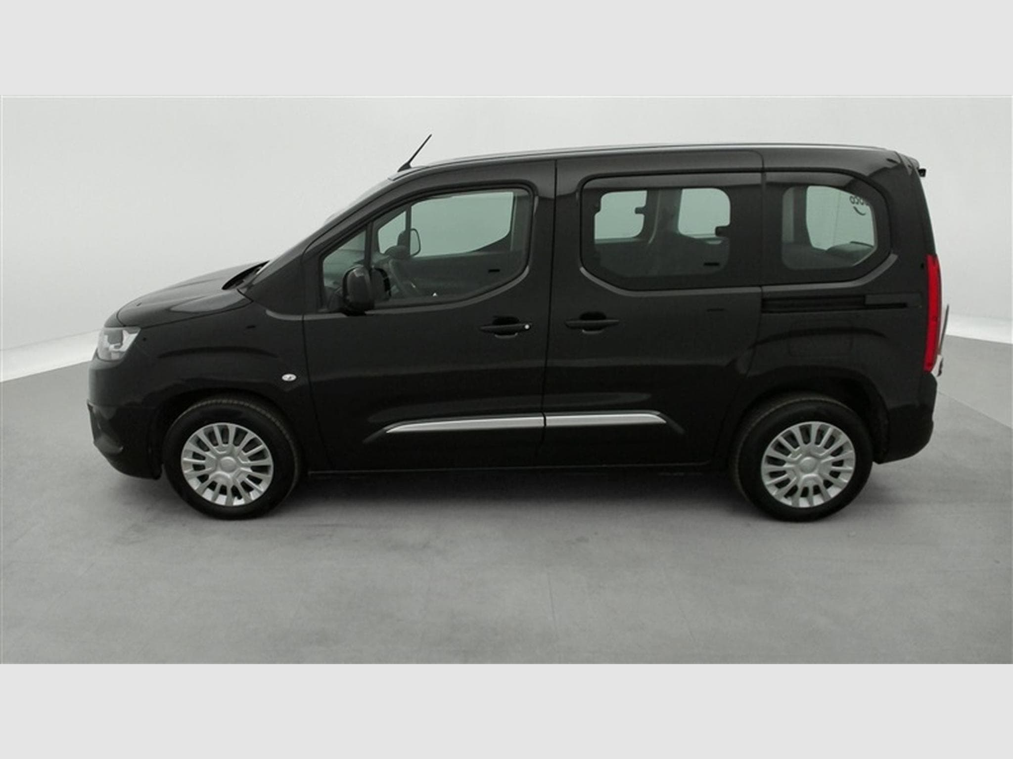 Toyota Proace 1.2 PureTech 110Cv Active CLIM / BLUETOOTH (2021) - Photo 3