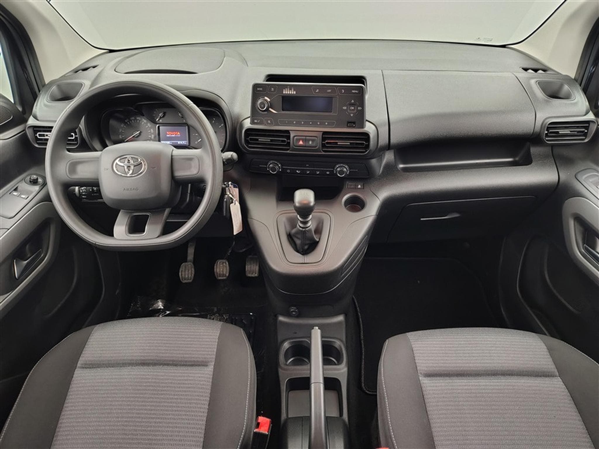 Toyota Proace 1.2 PureTech 110Cv Active CLIM / BLUETOOTH (2021) - Photo 8