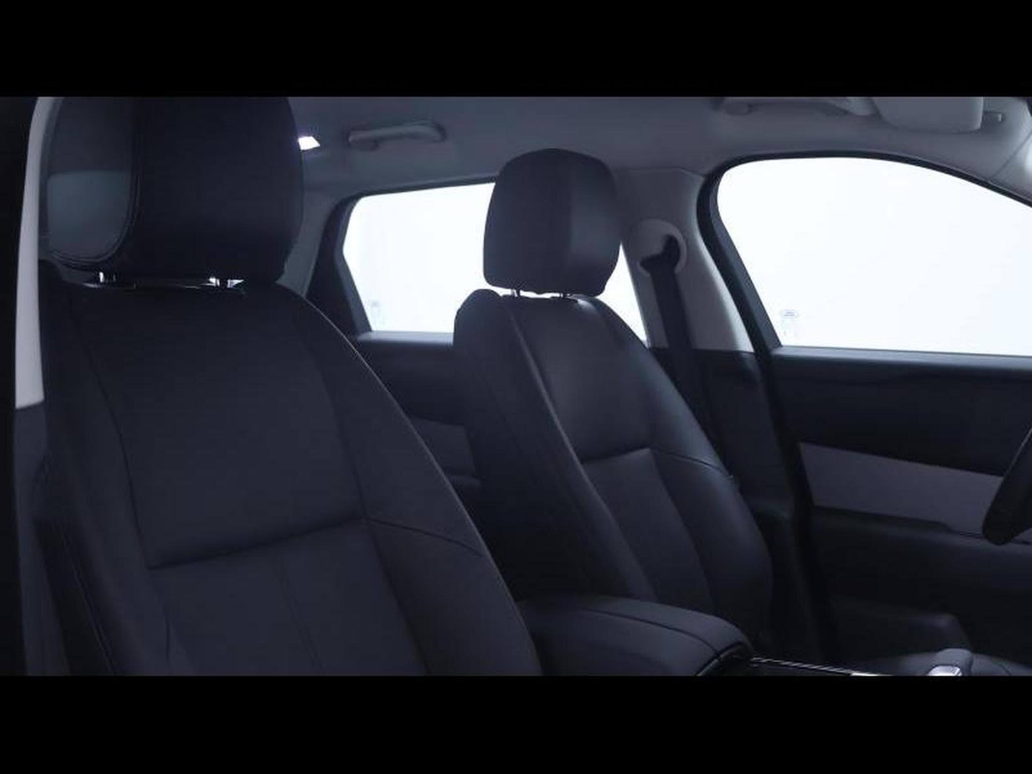 Land-Rover Range Rover Velar D200 AWD auto (2024) - Photo 12