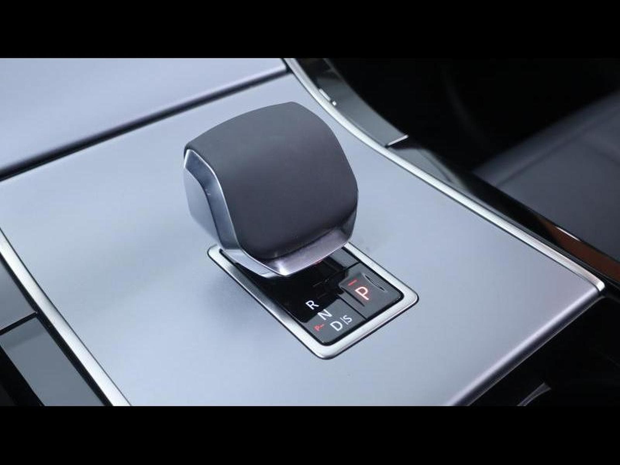 Land-Rover Range Rover Velar D200 AWD auto (2024) - Photo 19