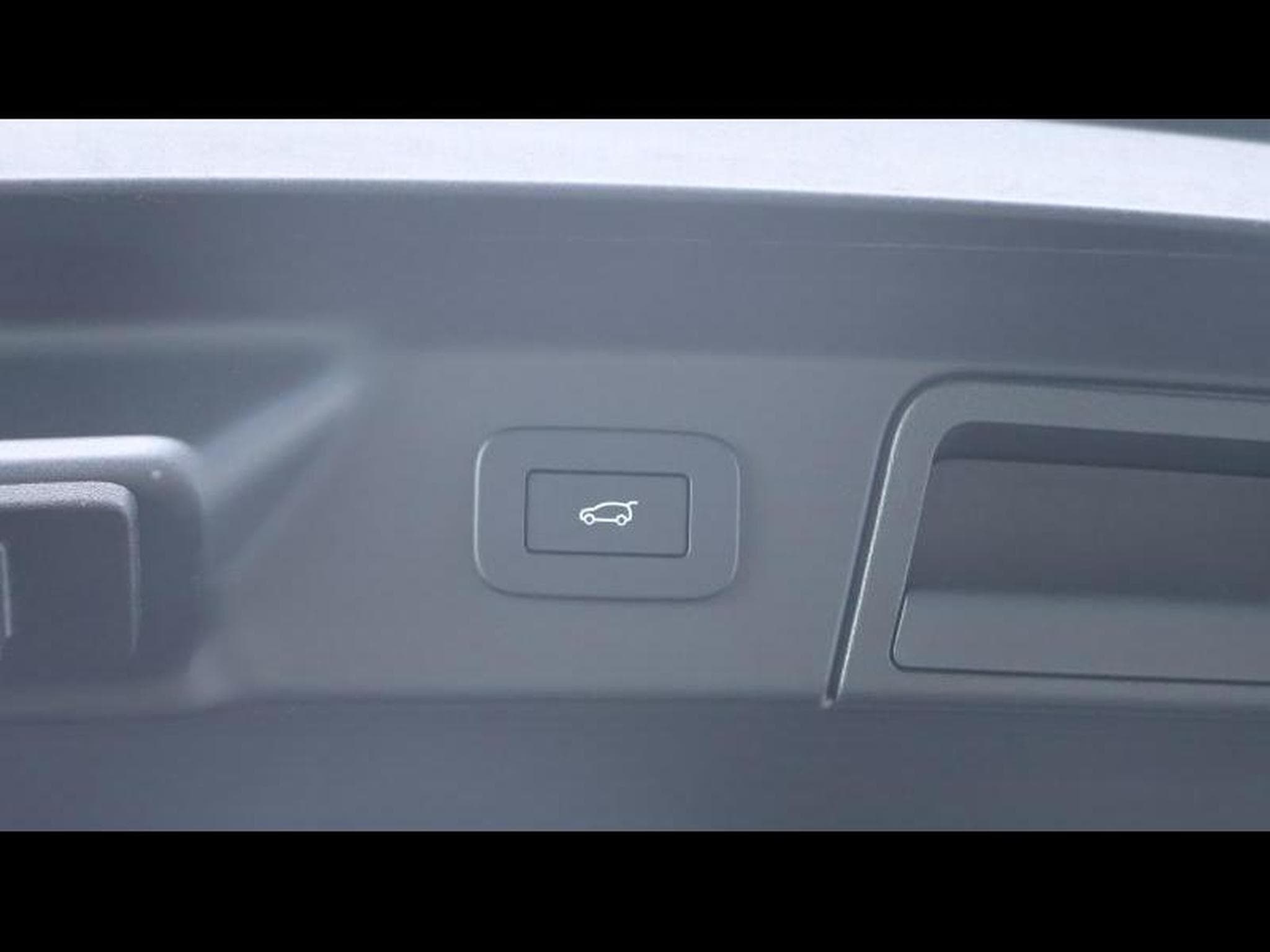 Land-Rover Range Rover Velar D200 AWD auto (2024) - Photo 29