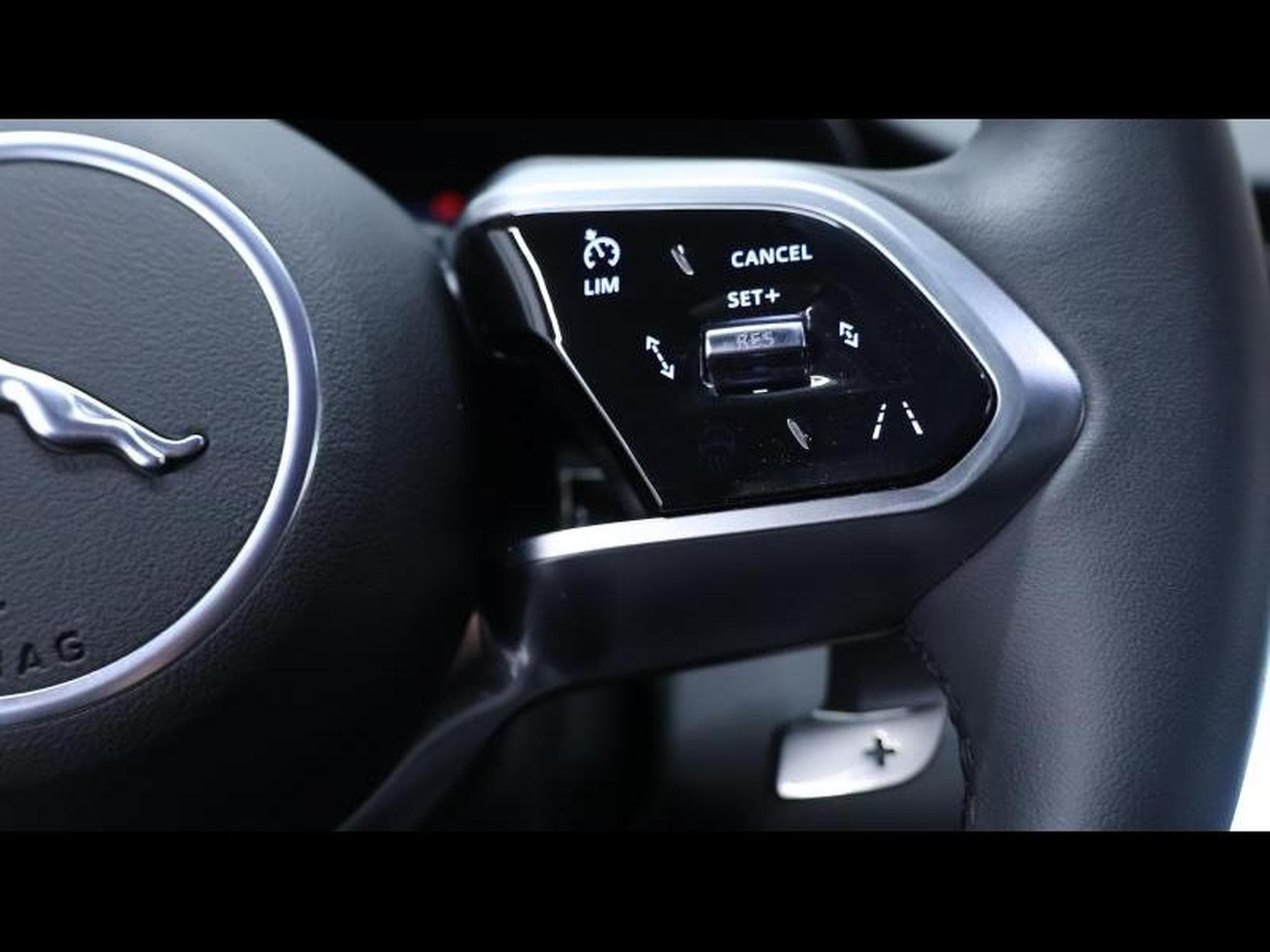 Jaguar E-Pace D165 R-Dynamic S AWD auto (2024) - Photo 15