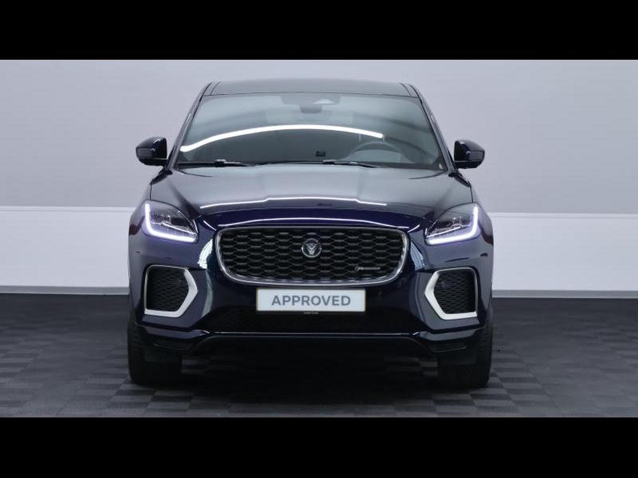 Jaguar E-Pace D165 R-Dynamic S AWD auto (2024) - Photo 2