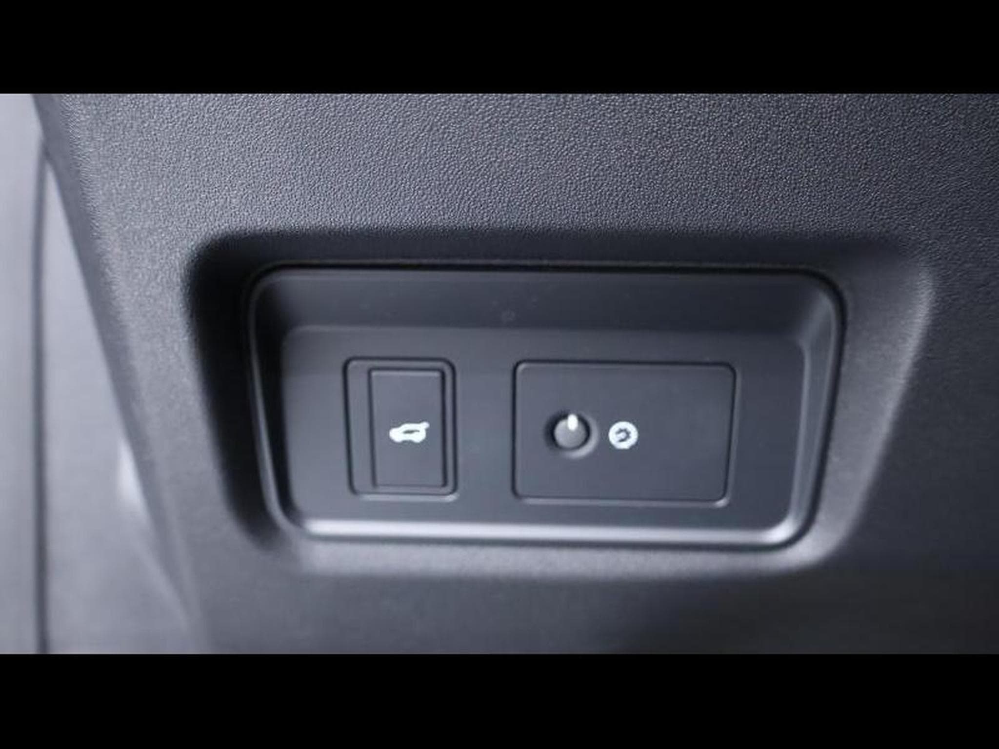 Jaguar E-Pace D165 R-Dynamic S AWD auto (2024) - Photo 25