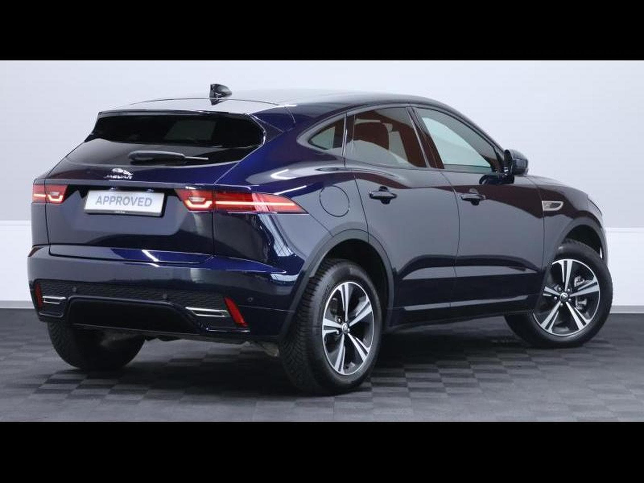 Jaguar E-Pace D165 R-Dynamic S AWD auto (2024) - Photo 4