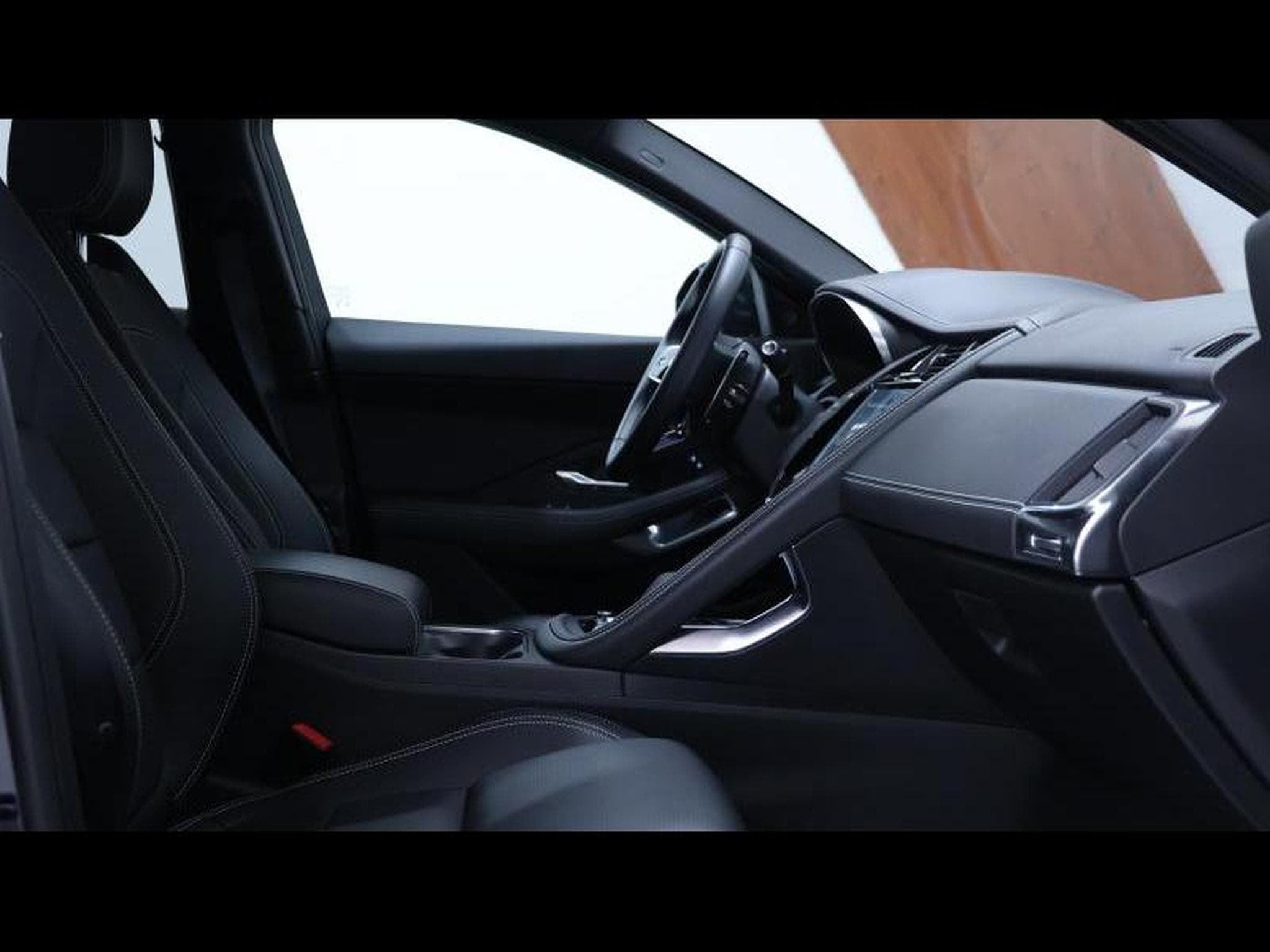 Jaguar E-Pace D165 R-Dynamic S AWD auto (2024) - Photo 9