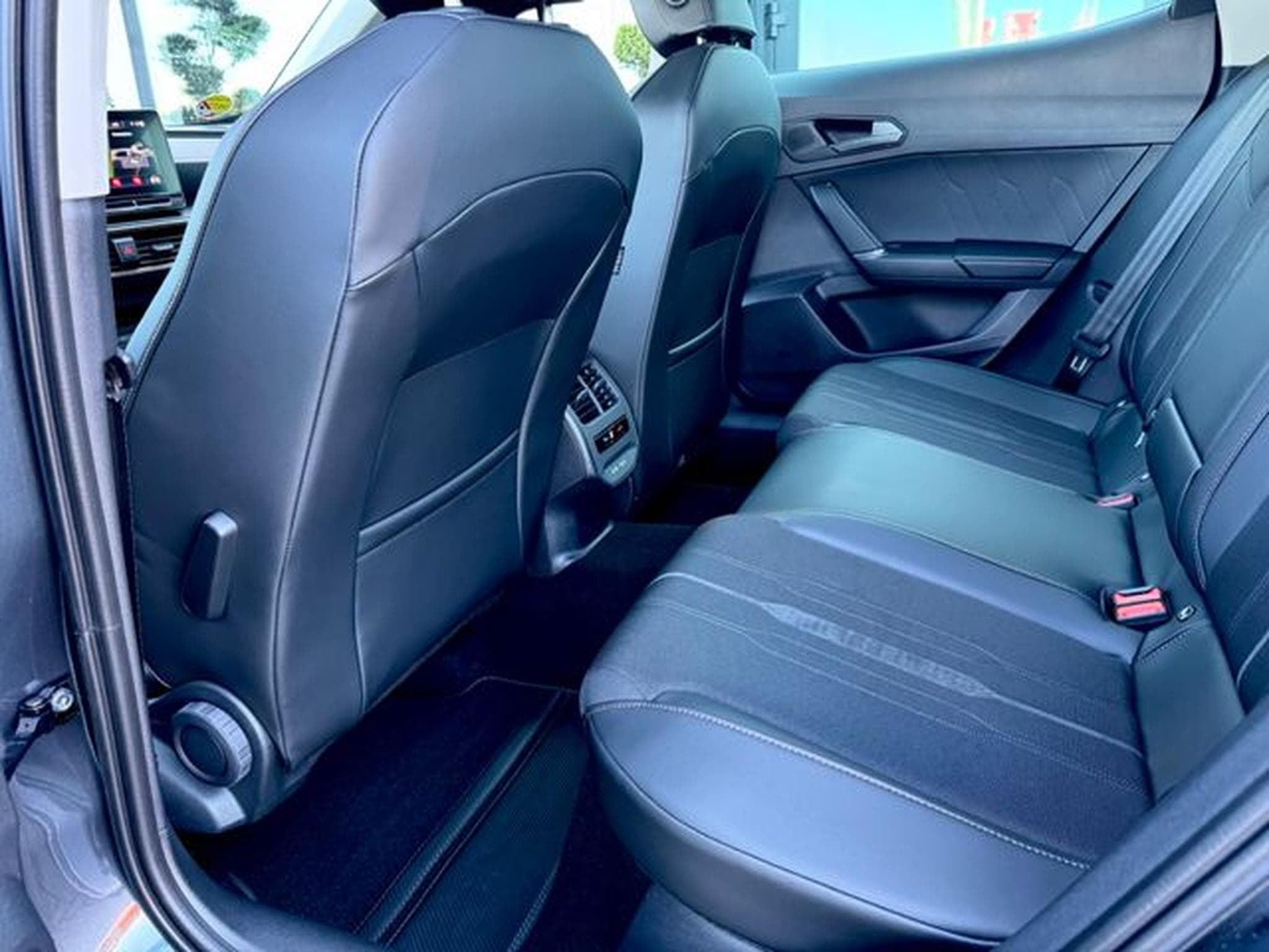 Cupra Formentor Formentor 1.4 e-Hybrid /NAVI/LED/ACC/1.HAND/ (2023) - Photo 13