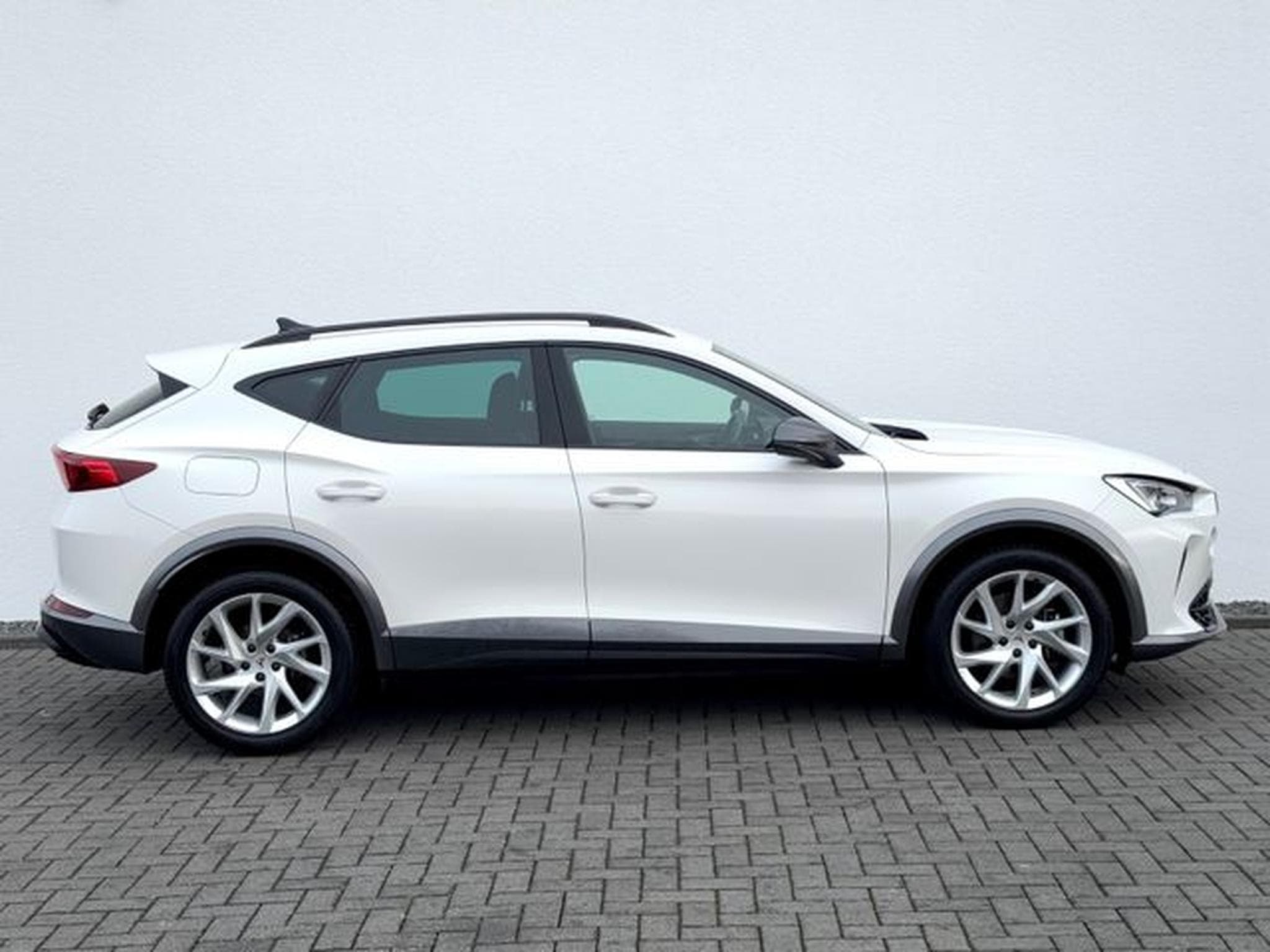 Cupra Formentor Formentor 1.4 e-Hybrid /NAVI/LED/ACC/CAM/1.HAND/ (2023) - Photo 4