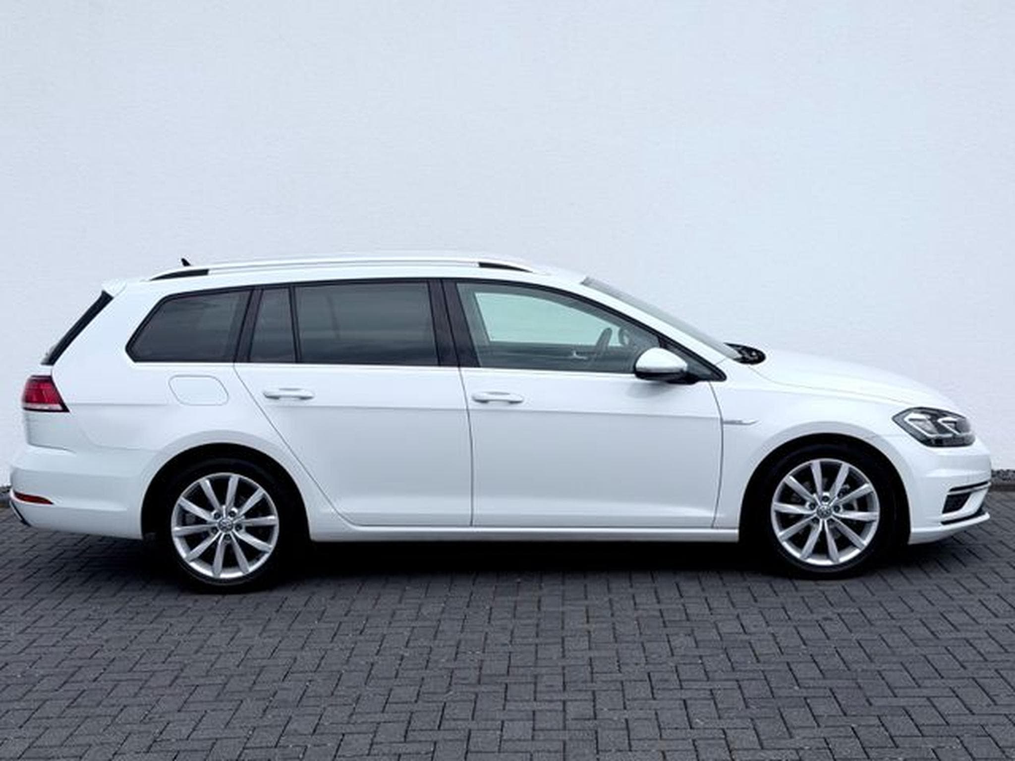 VW Golf Golf 7 Variant Highline 1.5 TSI /1.HAND/LED/ACC/ (2019) - Photo 4