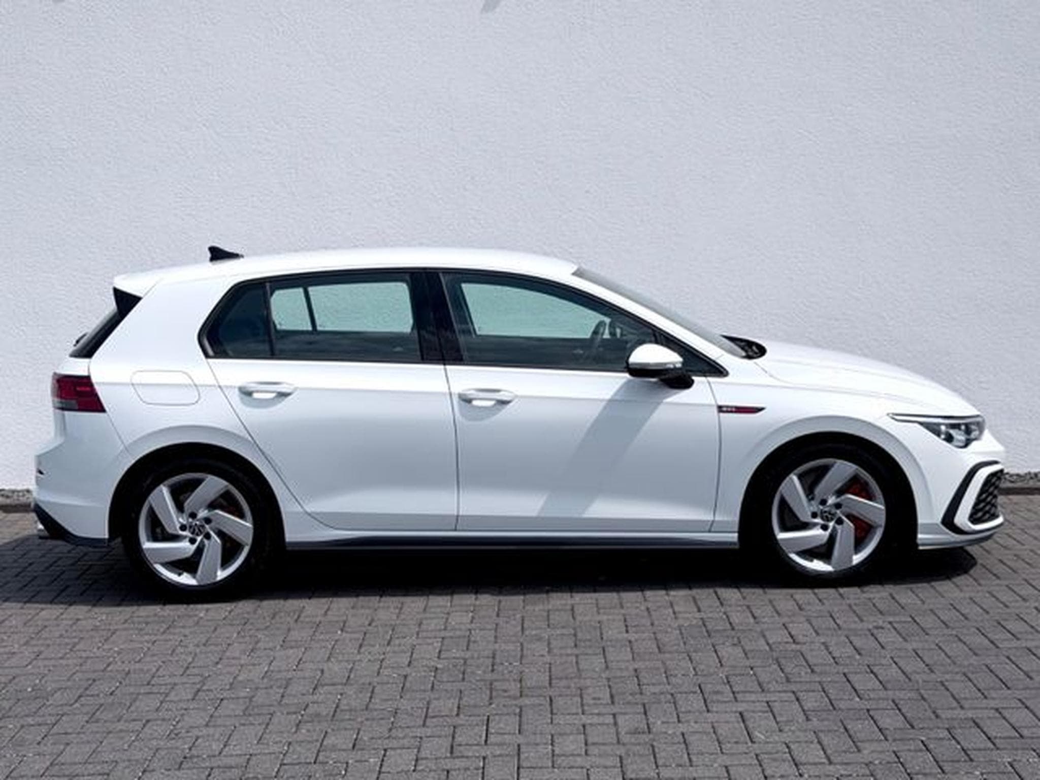 VW Golf Golf 8 Lim. GTI /NAVI/LED/PDC/1.HAND/GARANTIE/ (2024) - Photo 4