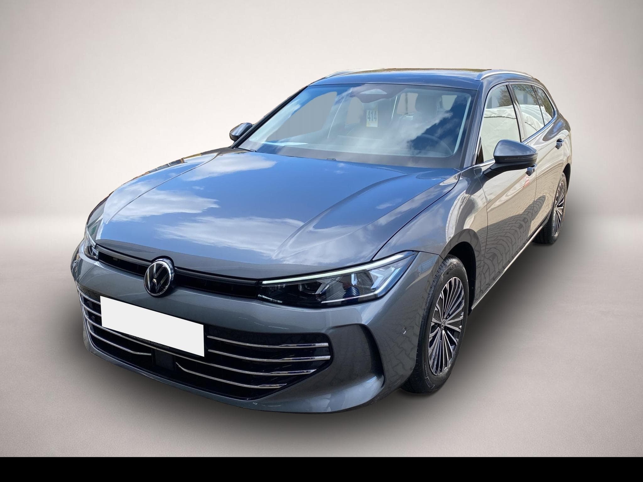 VW Passat (2025) - Photo 1