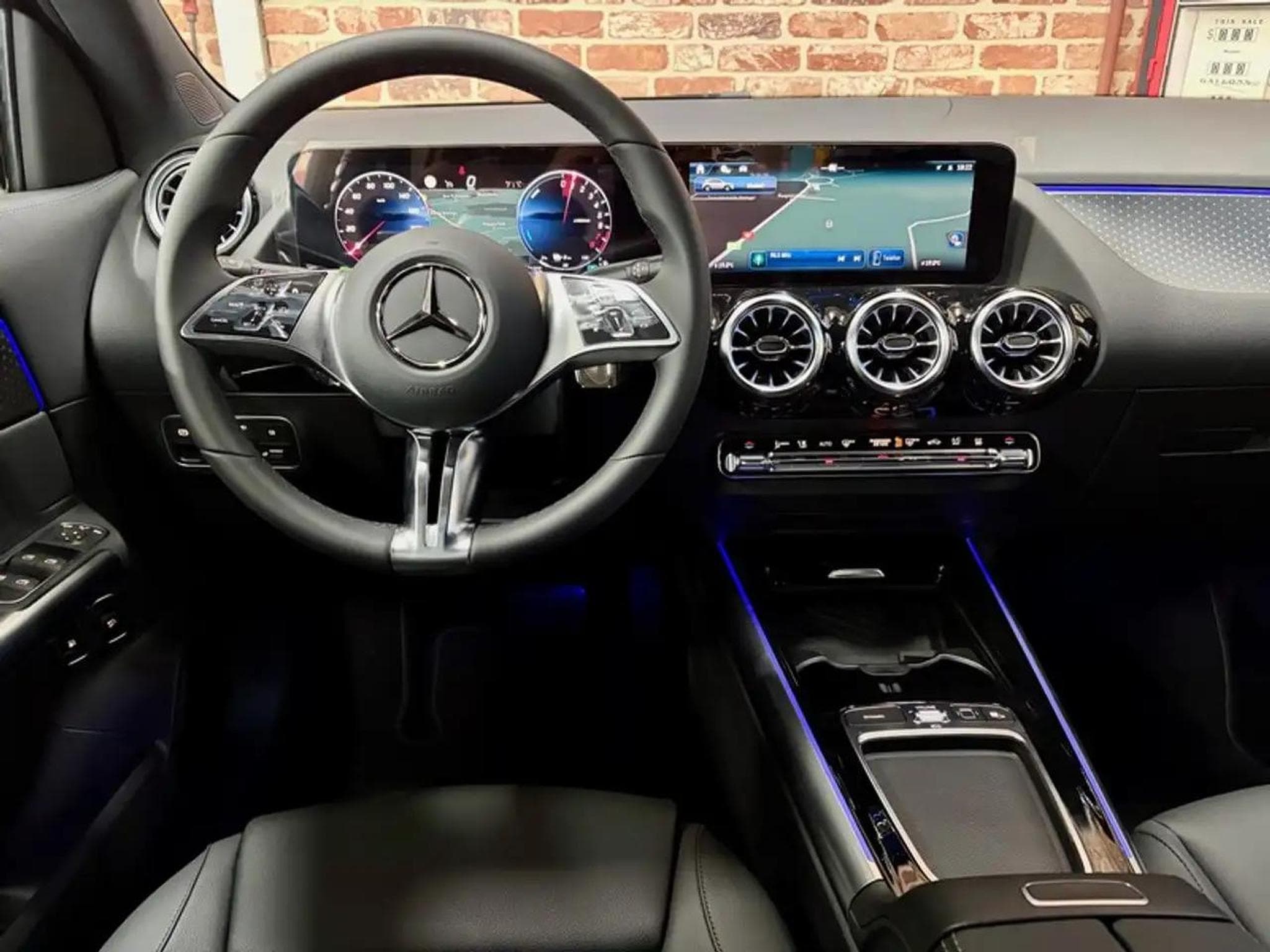 Mercedes GLA 200 (2025) - Photo 4